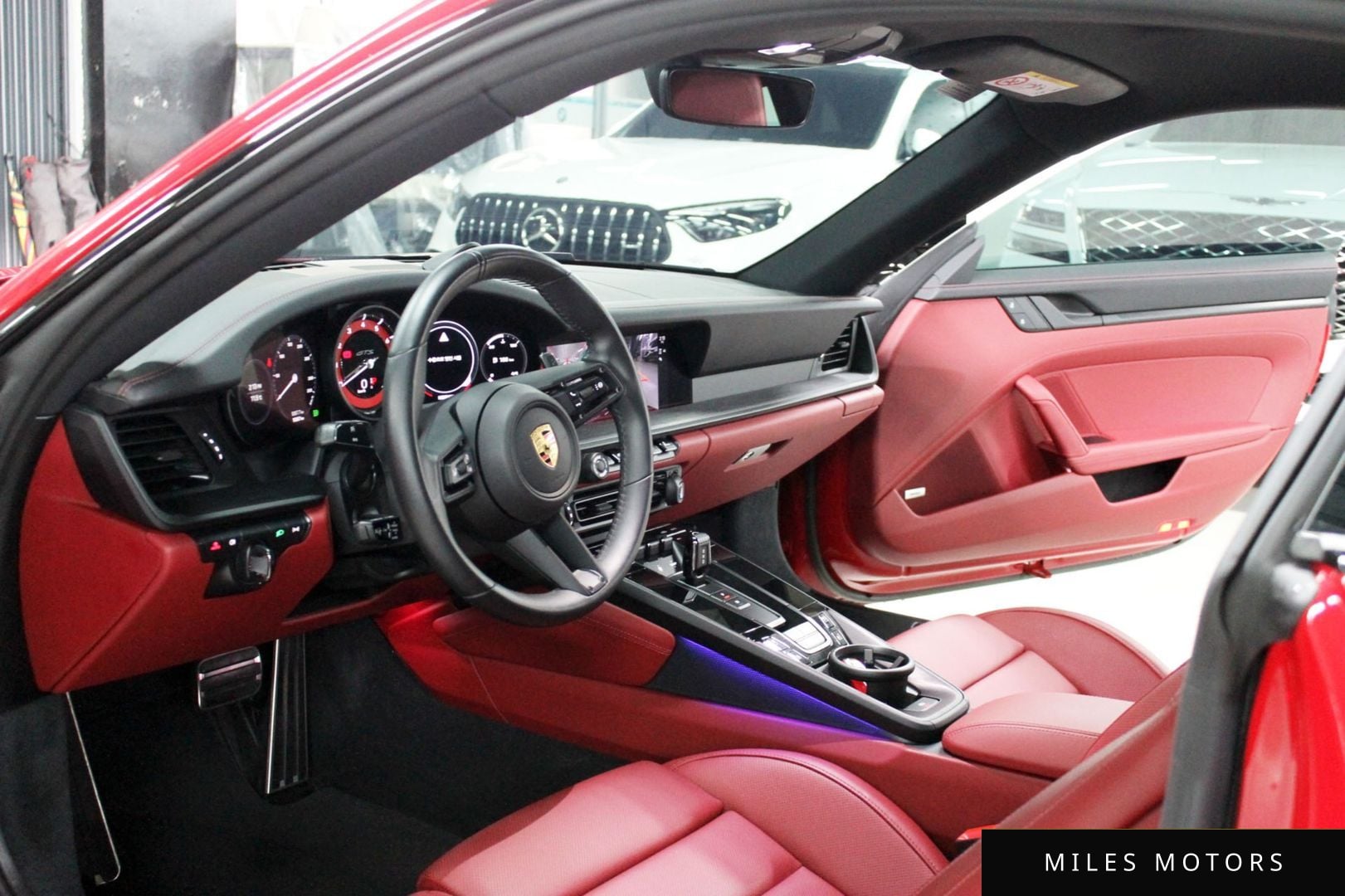 Porsche 911 (992) 2023 — миниатюра 8