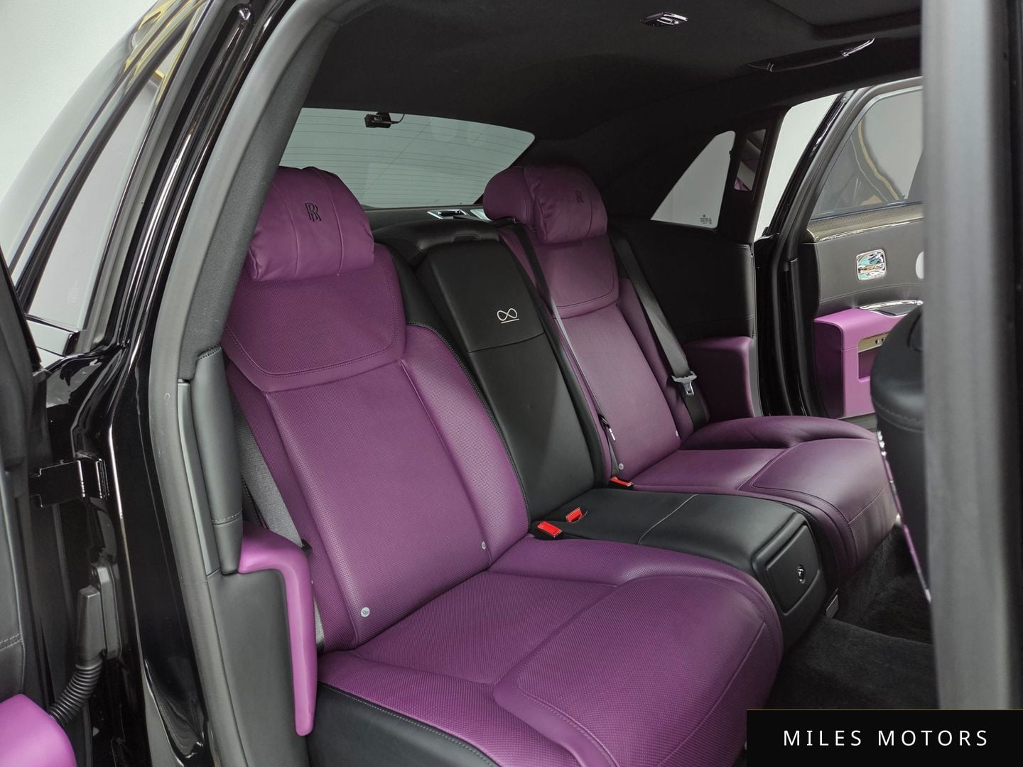 Rolls-Royce 고스트 2020 — миниатюра 10
