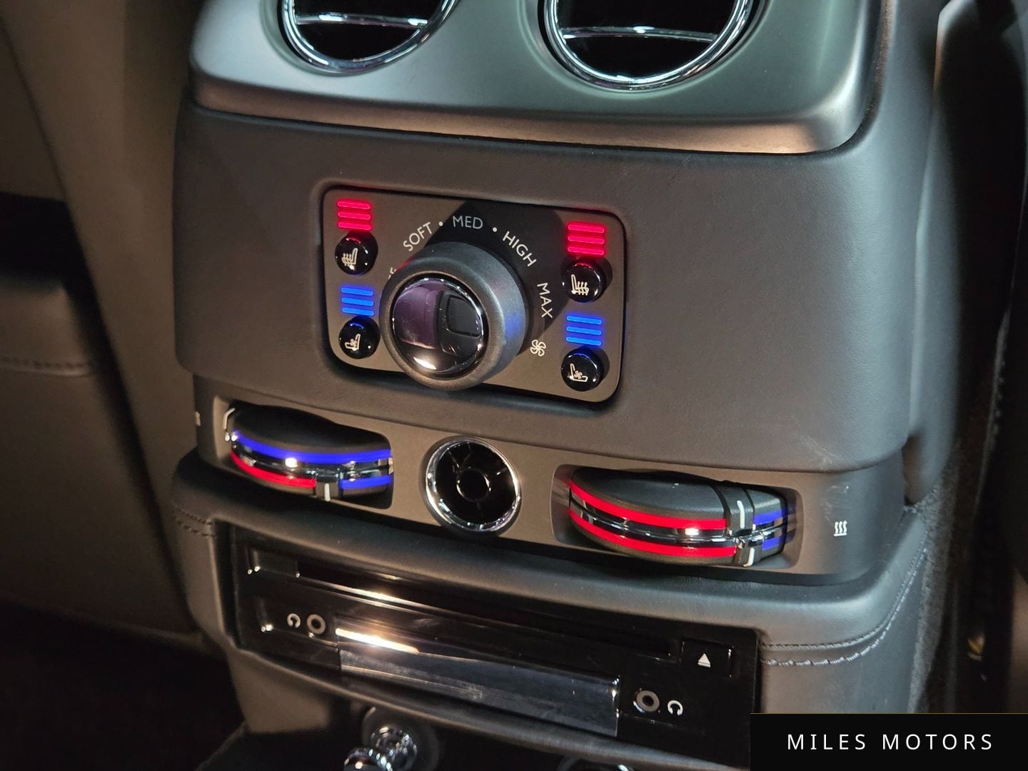 Rolls-Royce 고스트 2020 — миниатюра 19