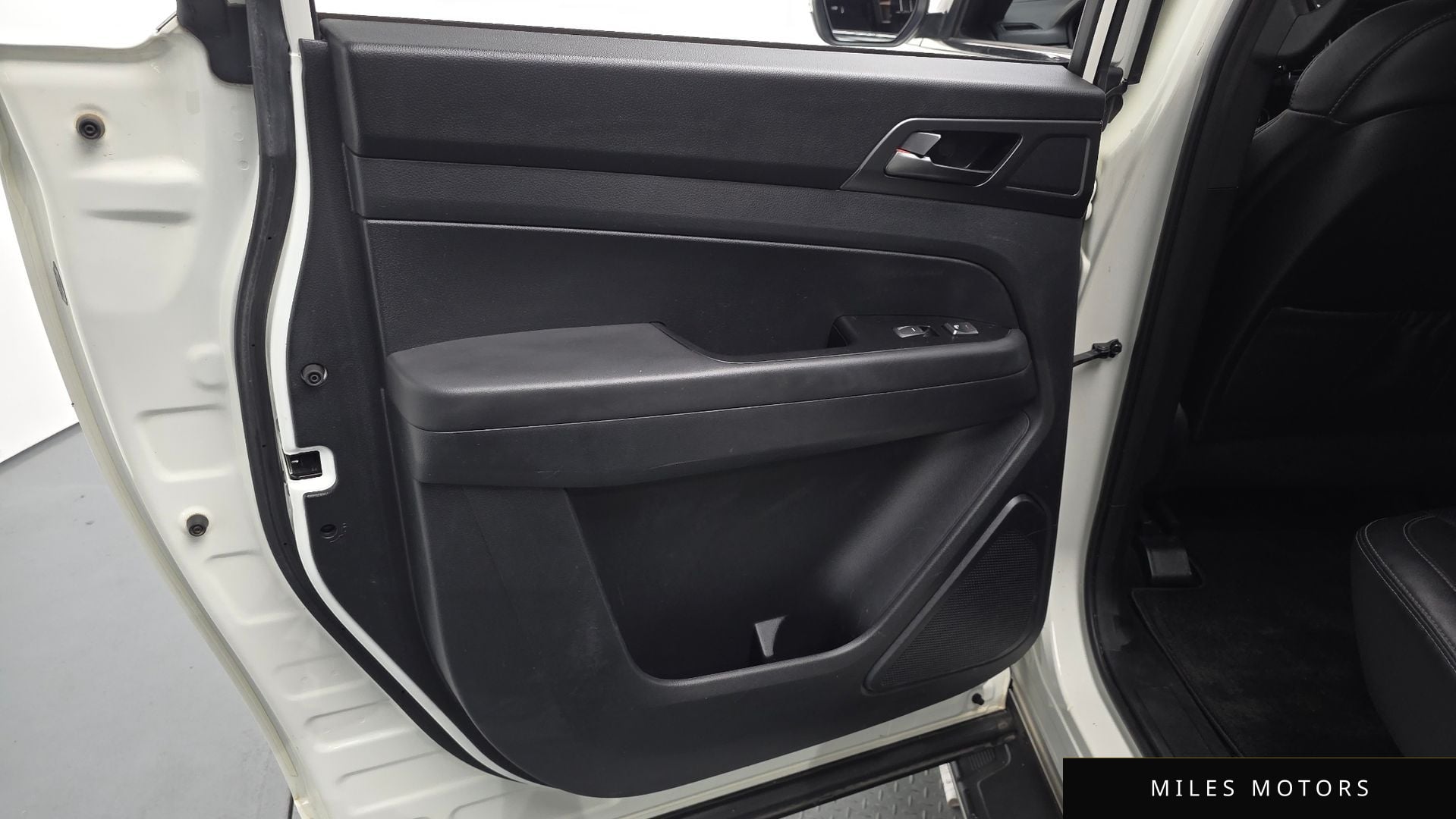 KG Mobility Rexton 2022 — миниатюра 15