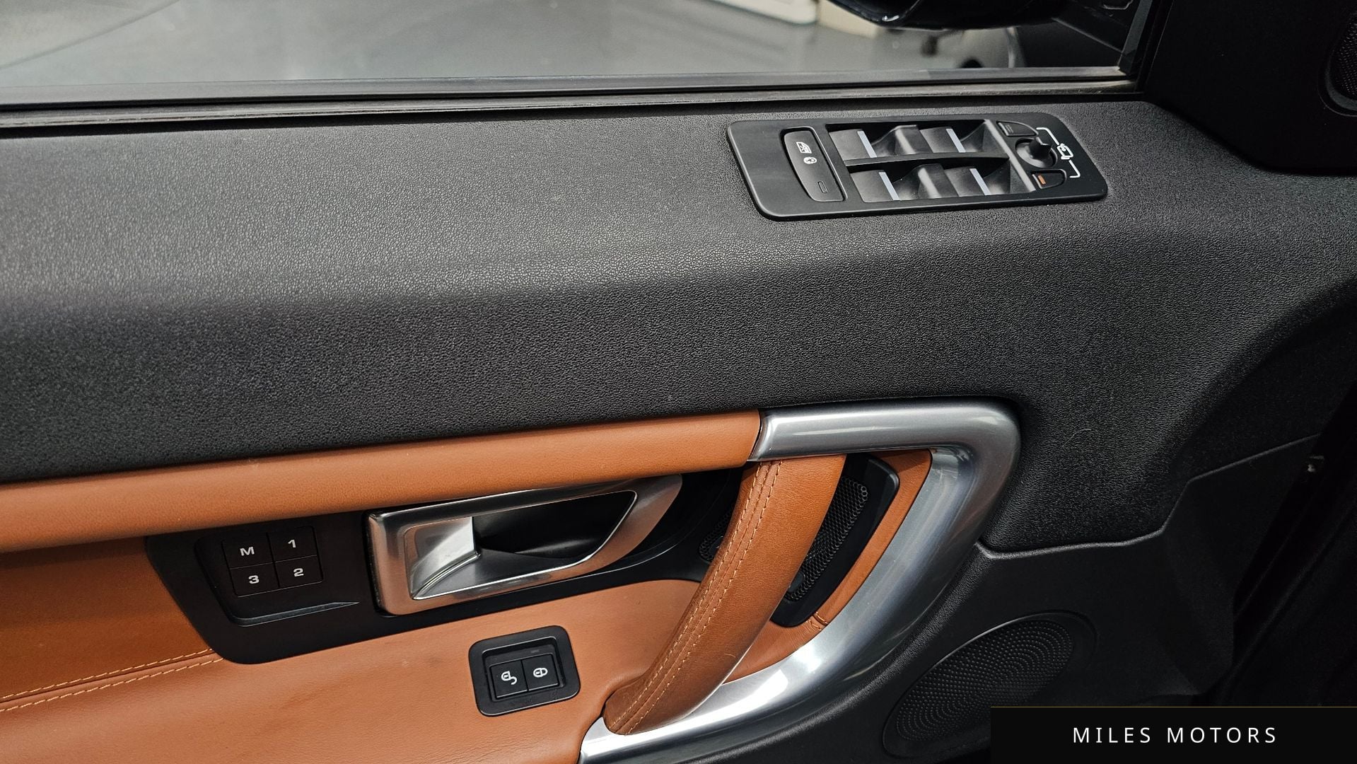Land Rover Discovery Sport 2016 — миниатюра 15