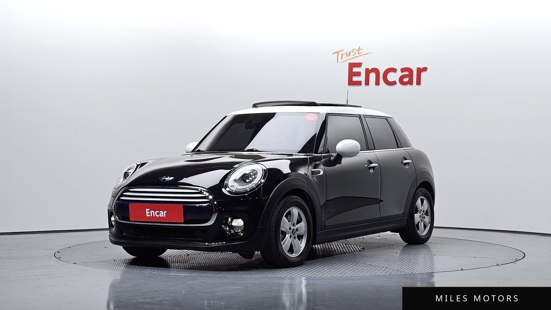 MINI Cooper D 2015 — фото 1 из 12