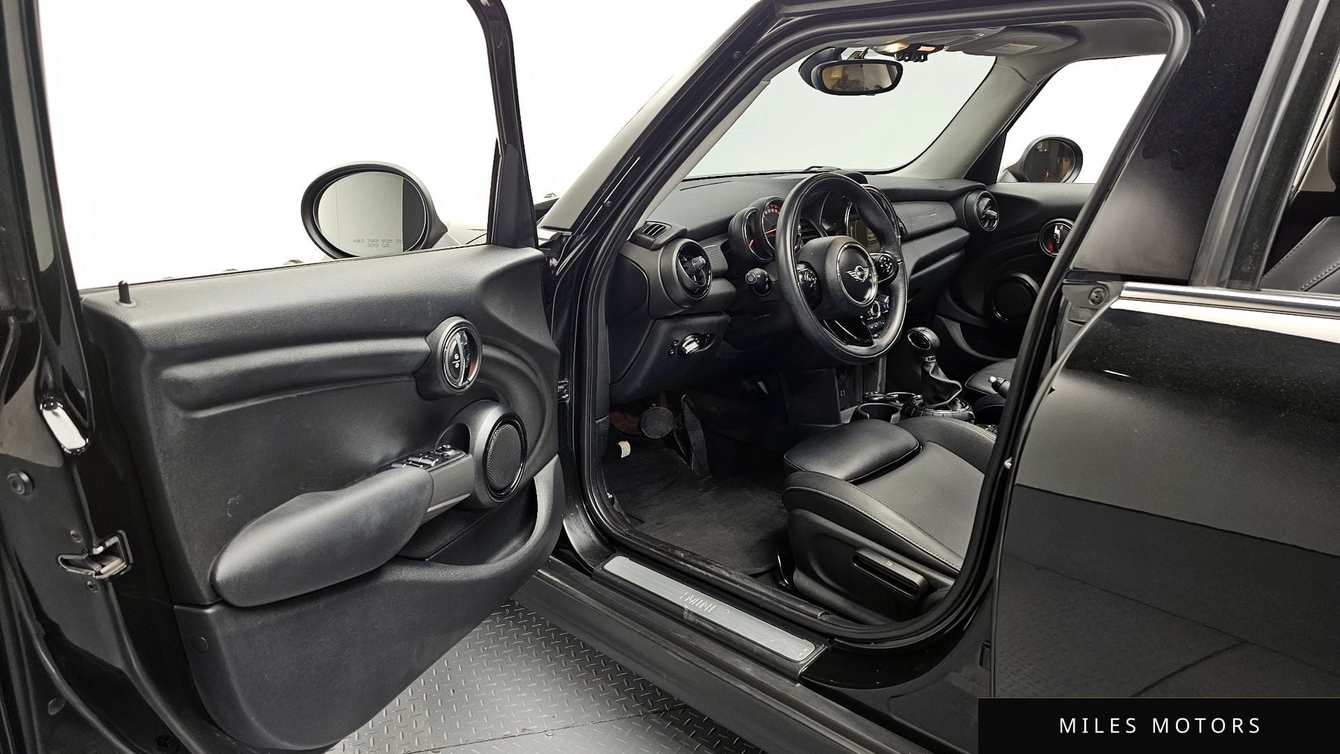 MINI Cooper D 2015 — миниатюра 10