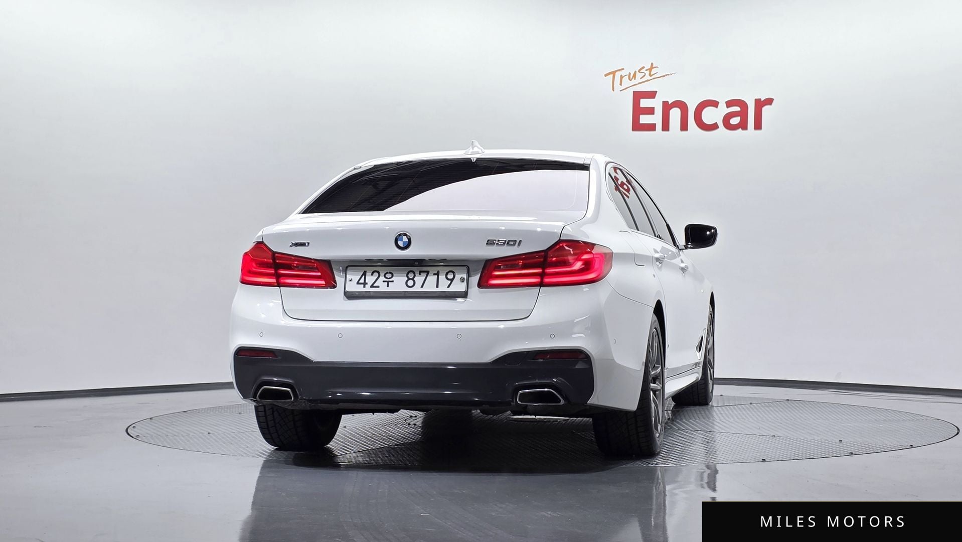 BMW 5 Series (G30) 2018 — миниатюра 3