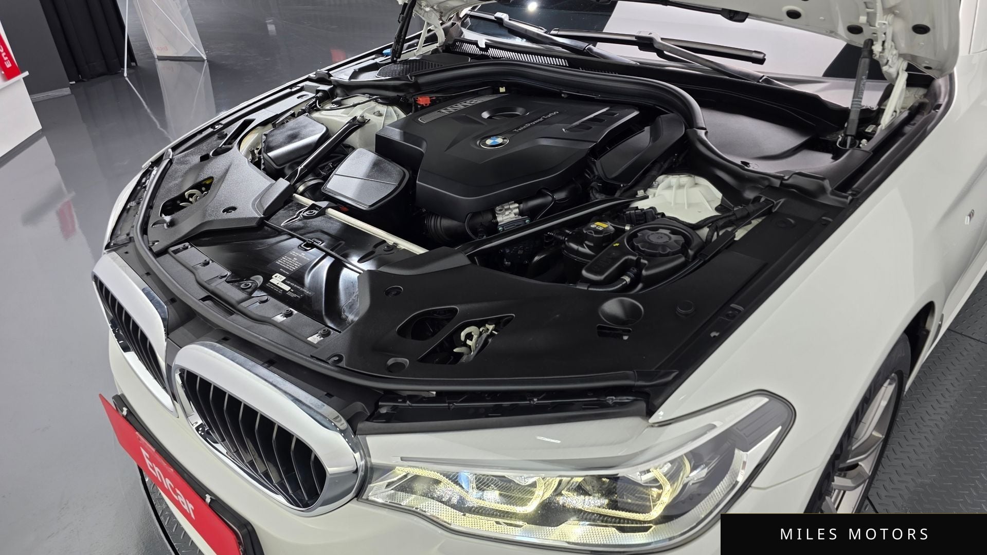 BMW 5 Series (G30) 2018 — миниатюра 5