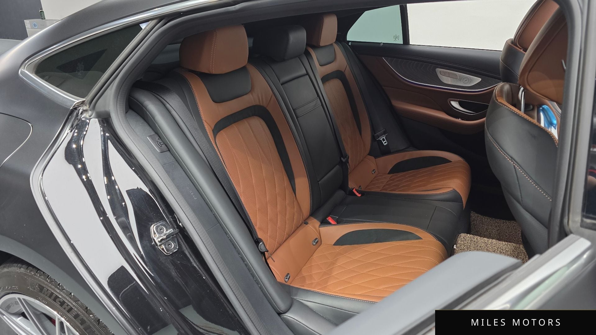 Mercedes-Benz AMG GT 2023 — миниатюра 11