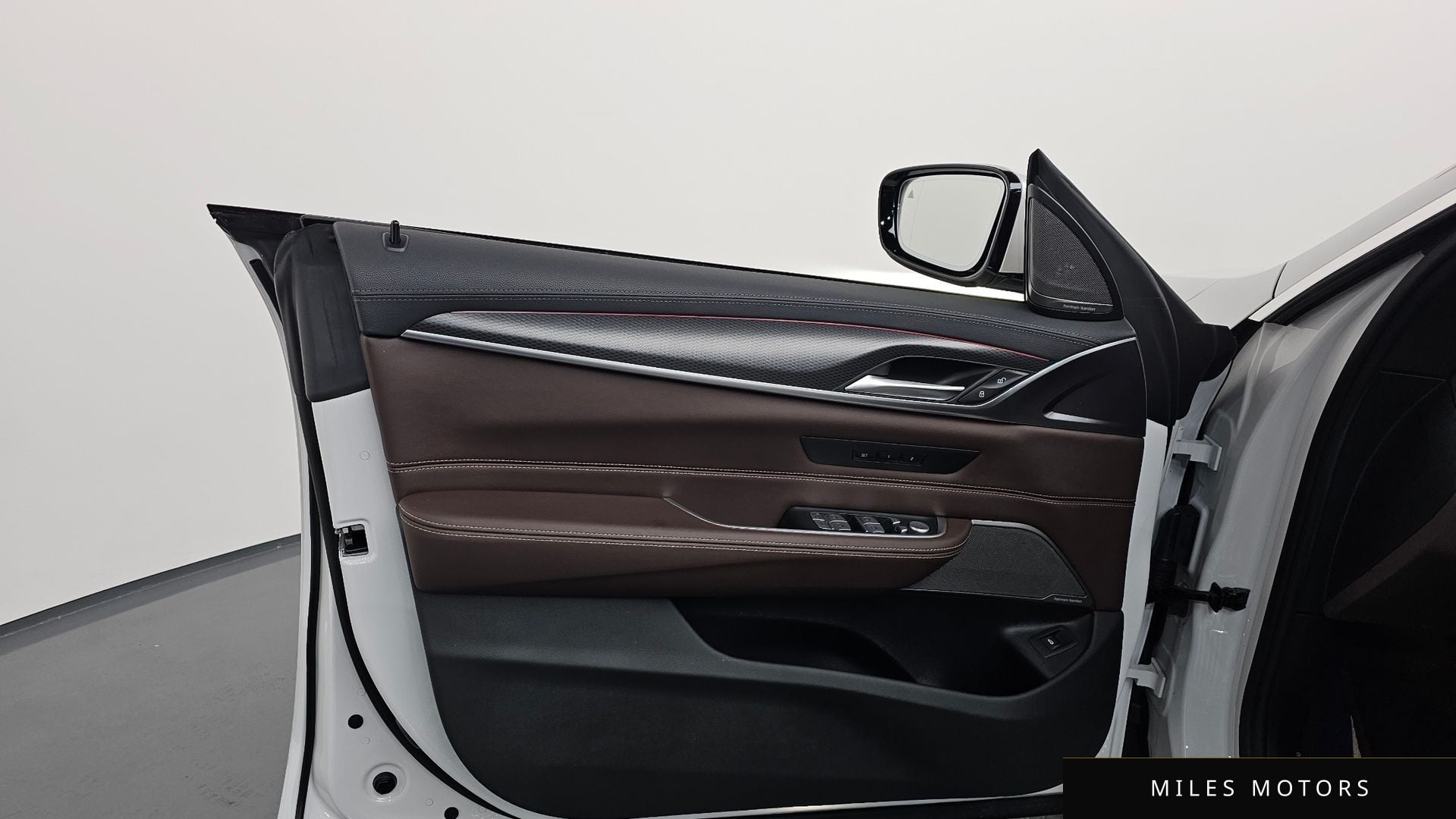 BMW 6 Series GT (G32) 2024 — миниатюра 14