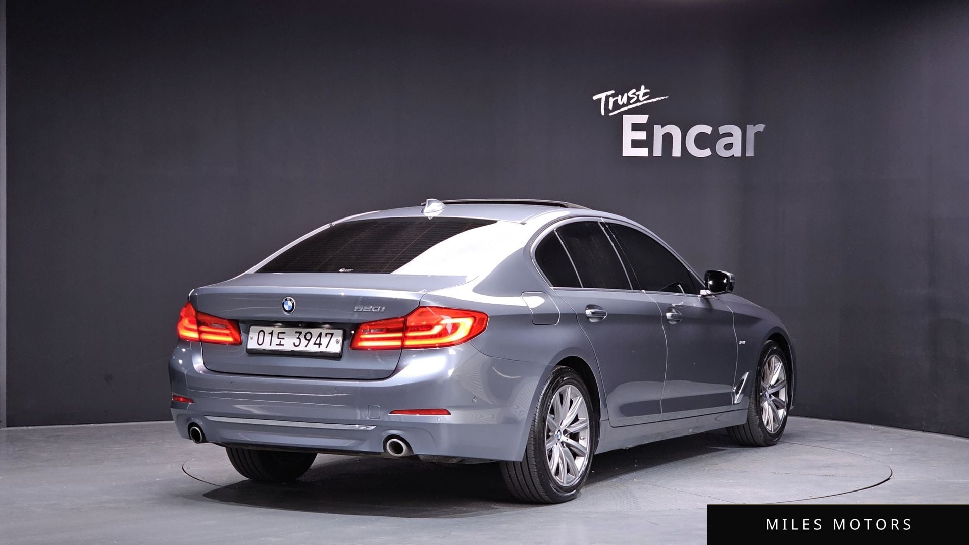 BMW 5 Series (G30) 2018 — миниатюра 2