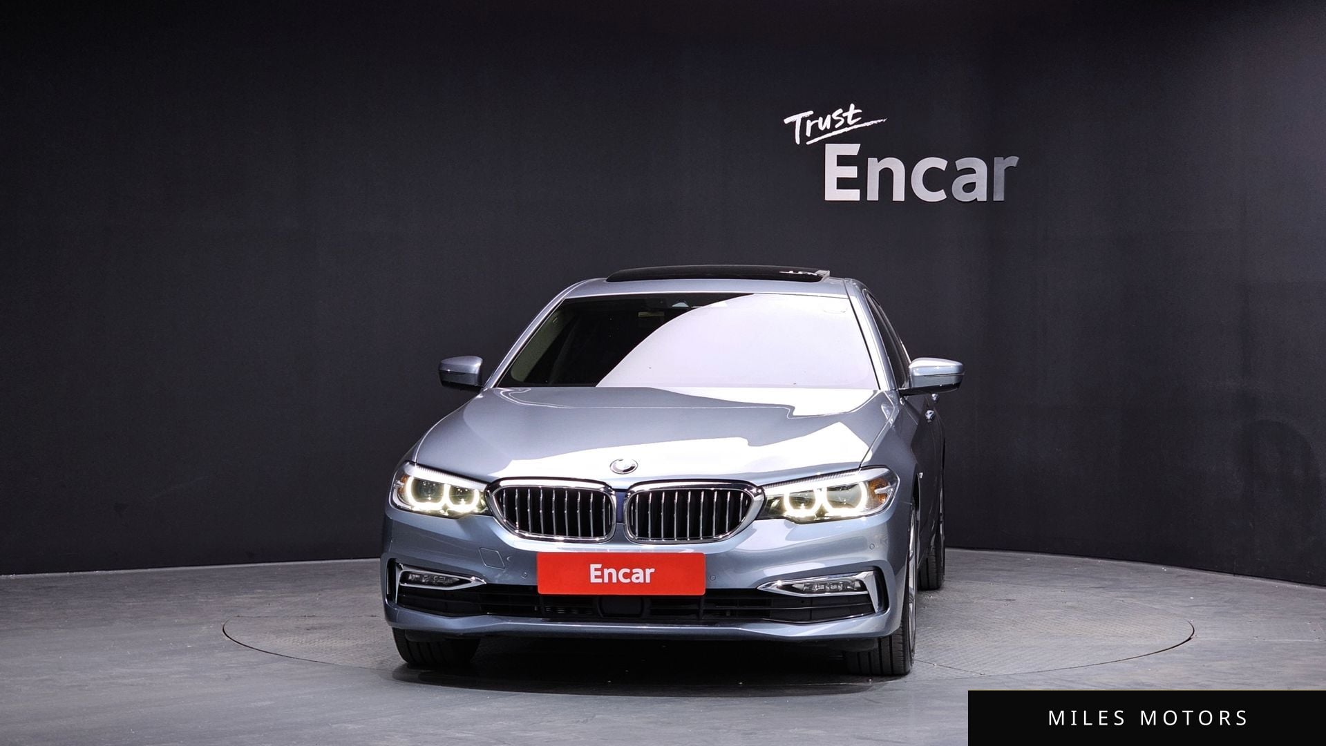 BMW 5 Series (G30) 2018 — миниатюра 3