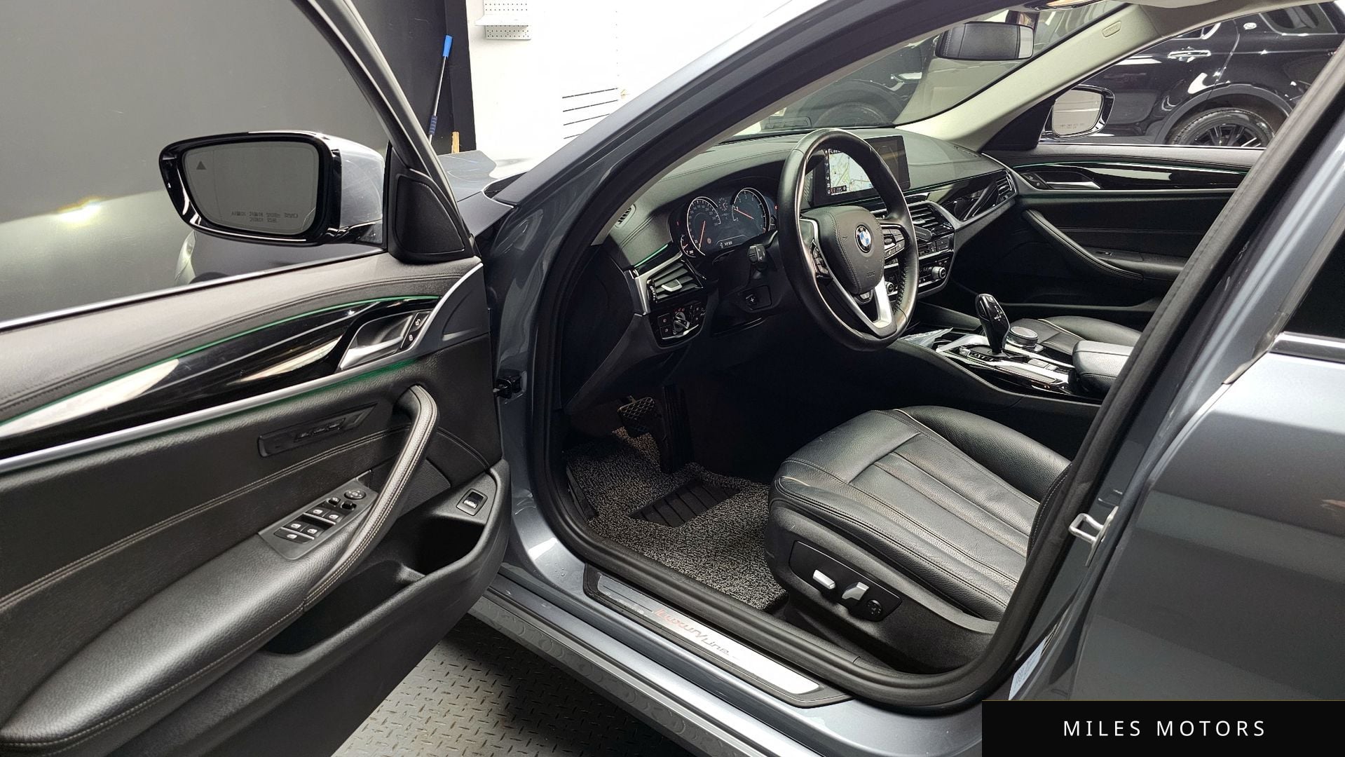 BMW 5 Series (G30) 2018 — миниатюра 10