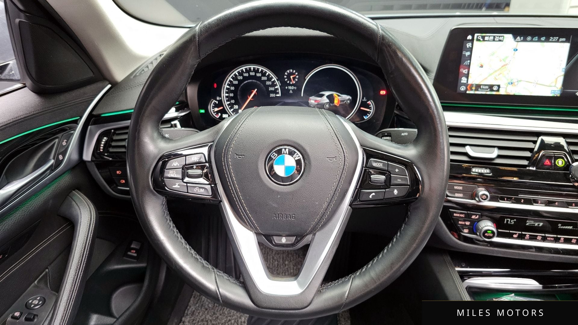 BMW 5 Series (G30) 2018 — миниатюра 12