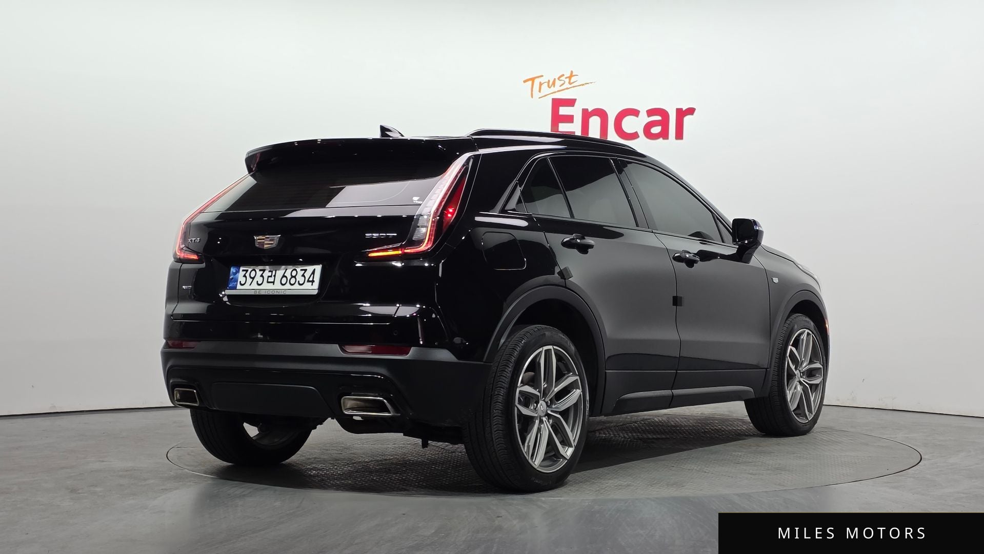 Cadillac XT4 2023 — миниатюра 2