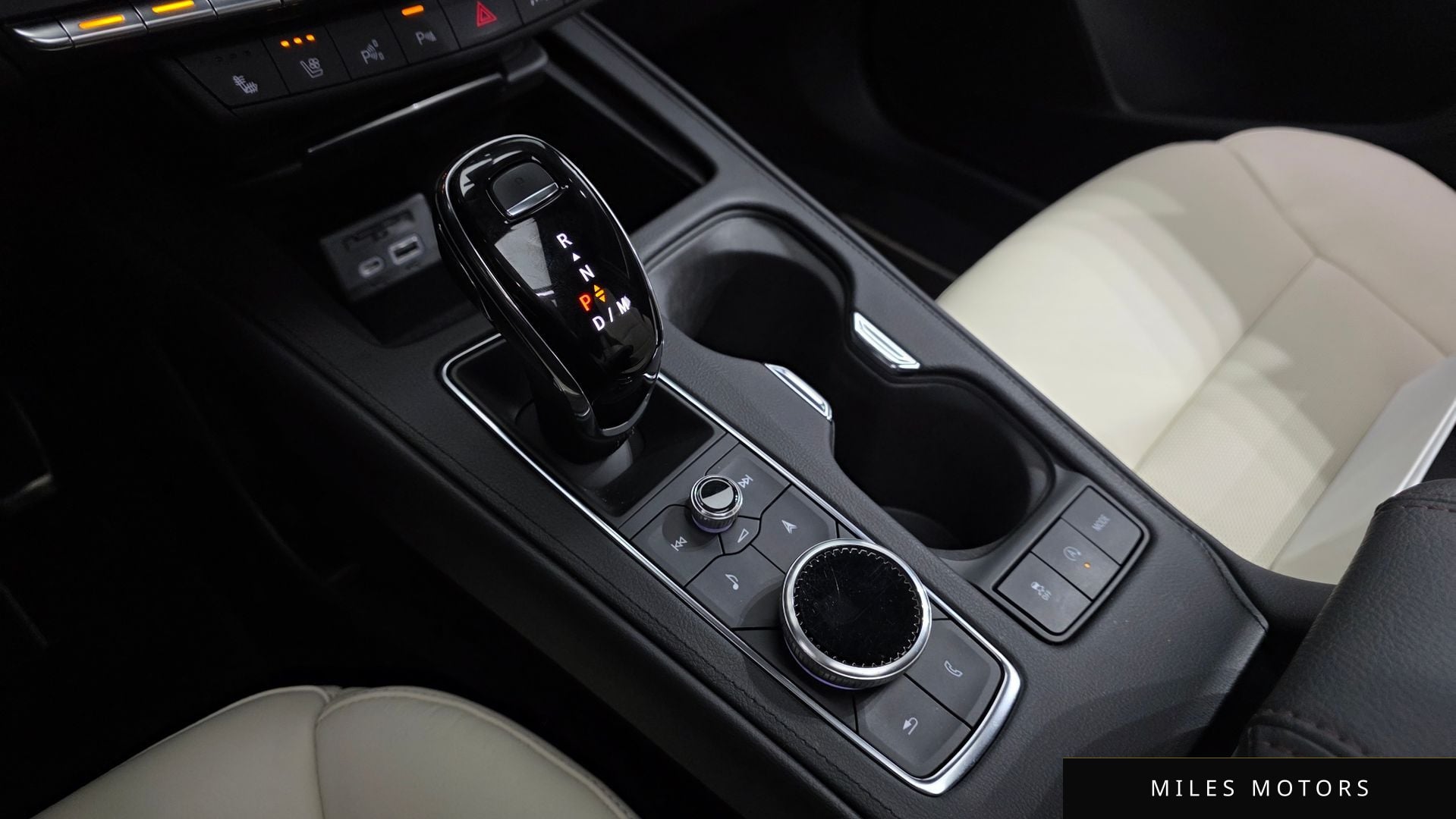 Cadillac XT4 2023 — миниатюра 12