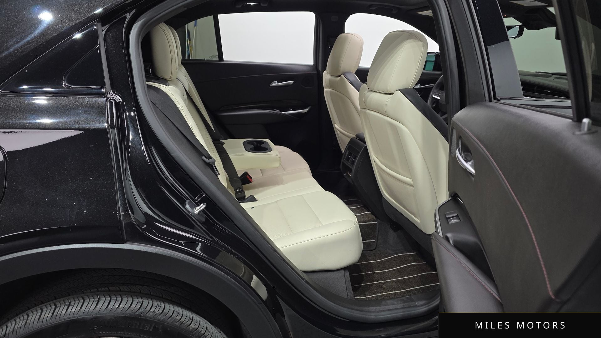 Cadillac XT4 2023 — миниатюра 17