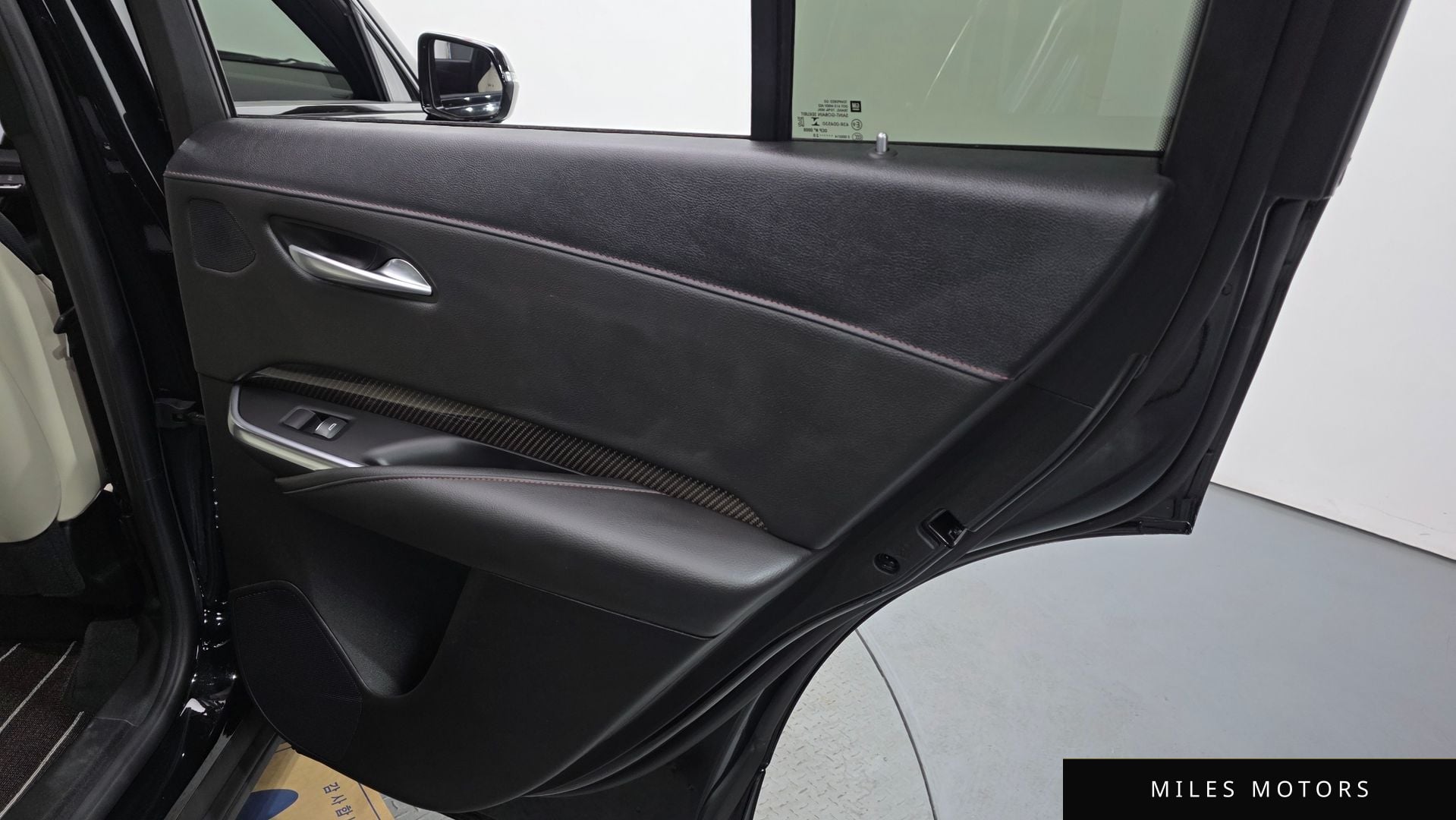 Cadillac XT4 2023 — миниатюра 15