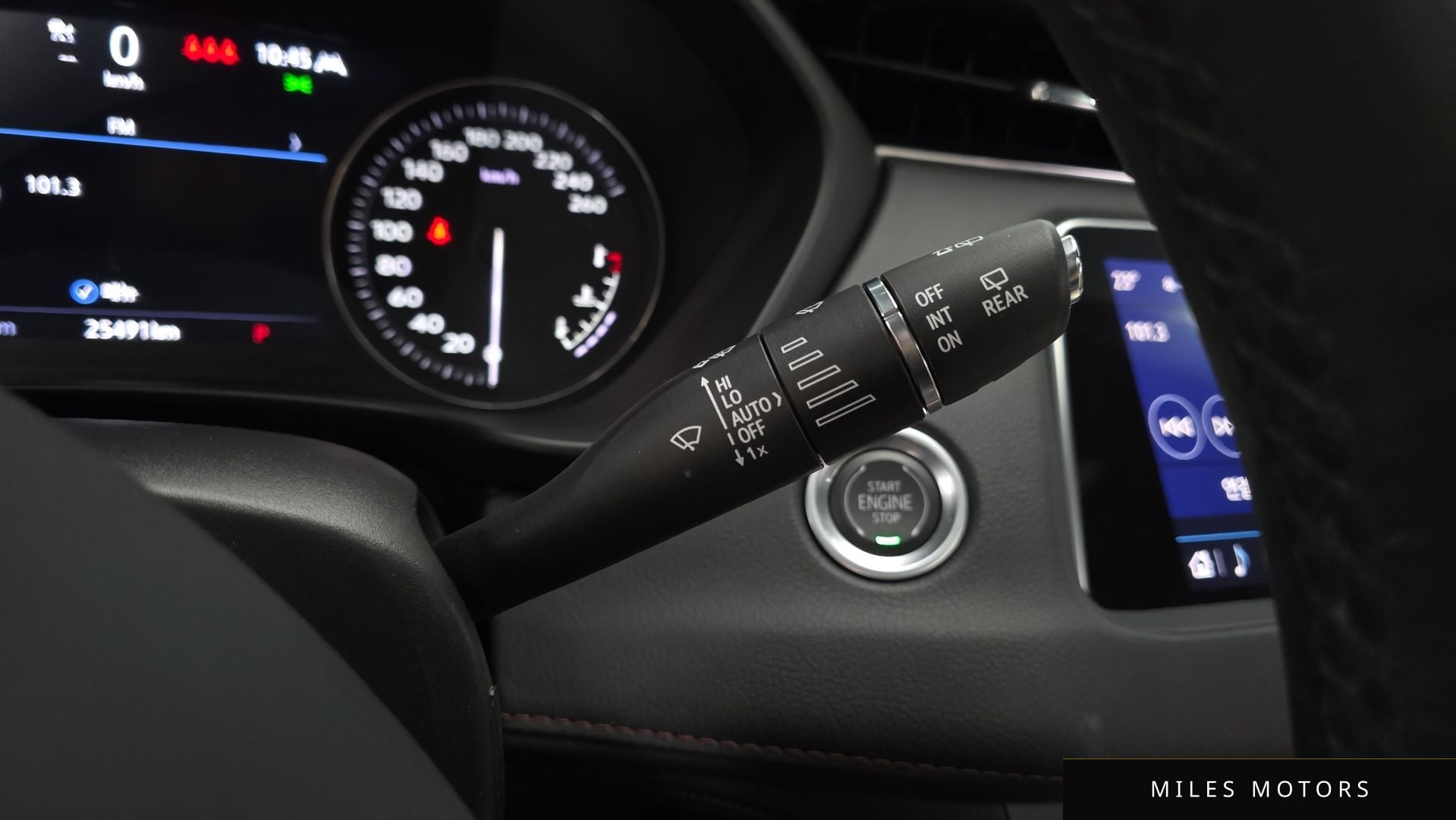 Cadillac XT4 2023 — миниатюра 28