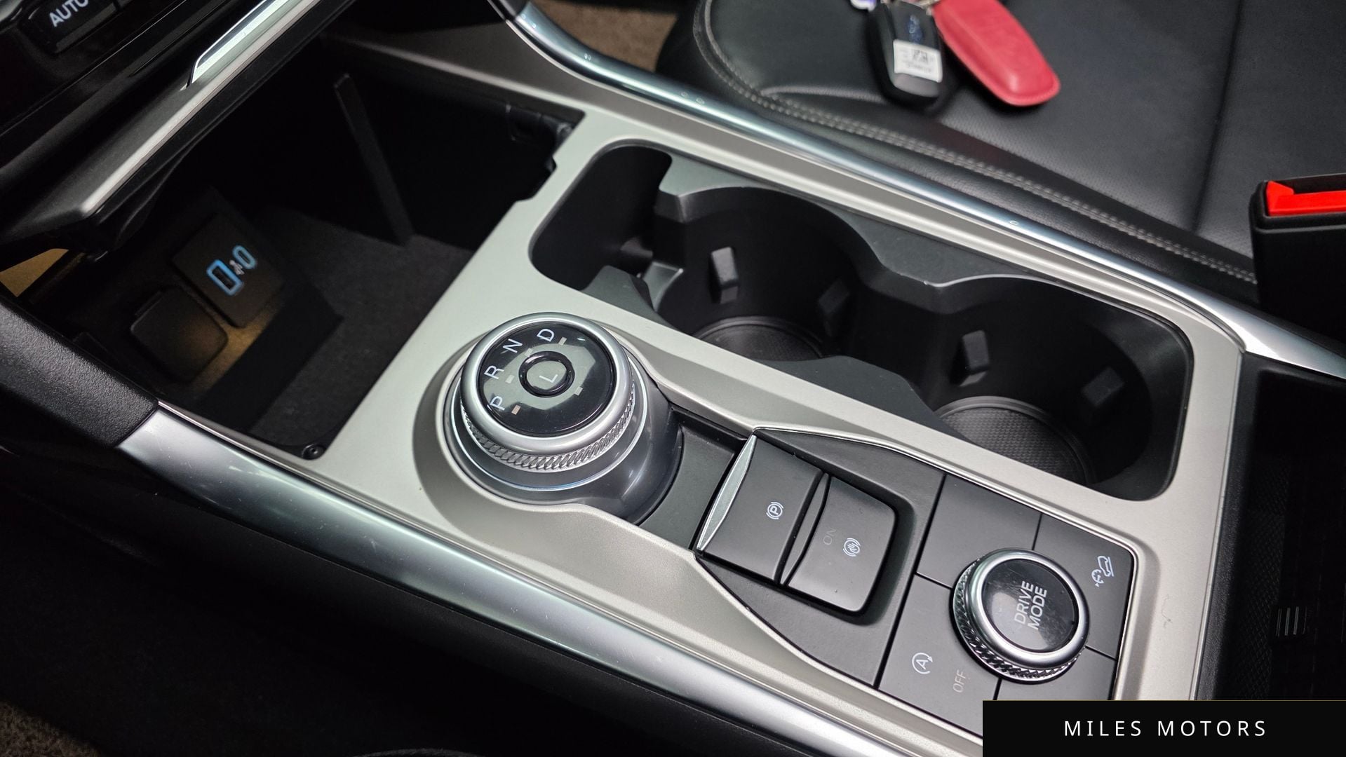 Ford Explorer 2023 — миниатюра 12