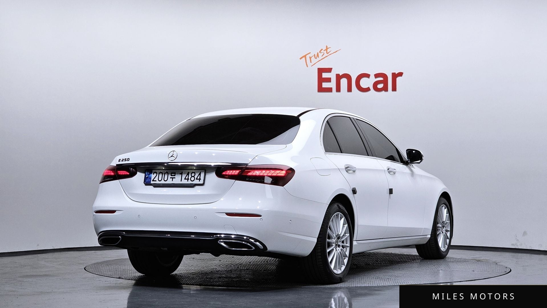Mercedes-Benz E-Class W213 2023 — миниатюра 2