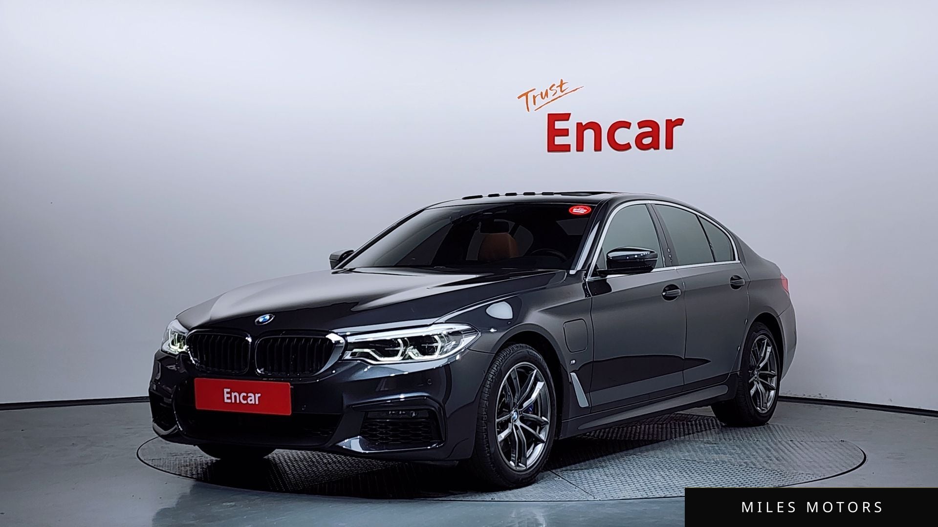 BMW 5 Series (G30) 2020 — фото 1 из 12