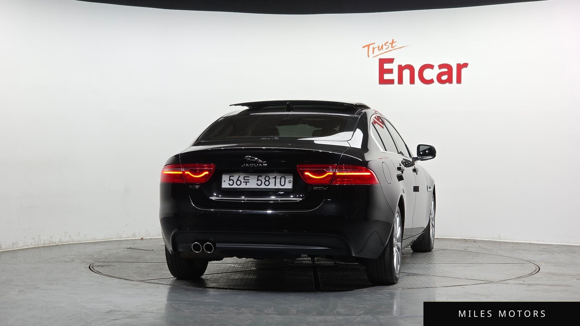 Jaguar XE 2018 — миниатюра 4