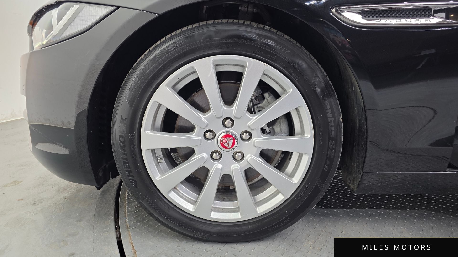 Jaguar XE 2018 — миниатюра 7