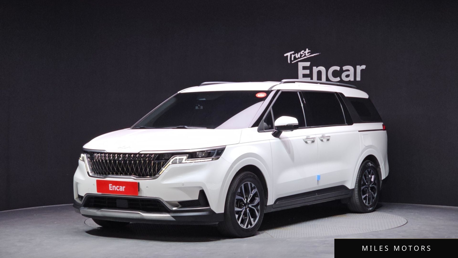 Kia Carnival 2022 — фото 1 из 12