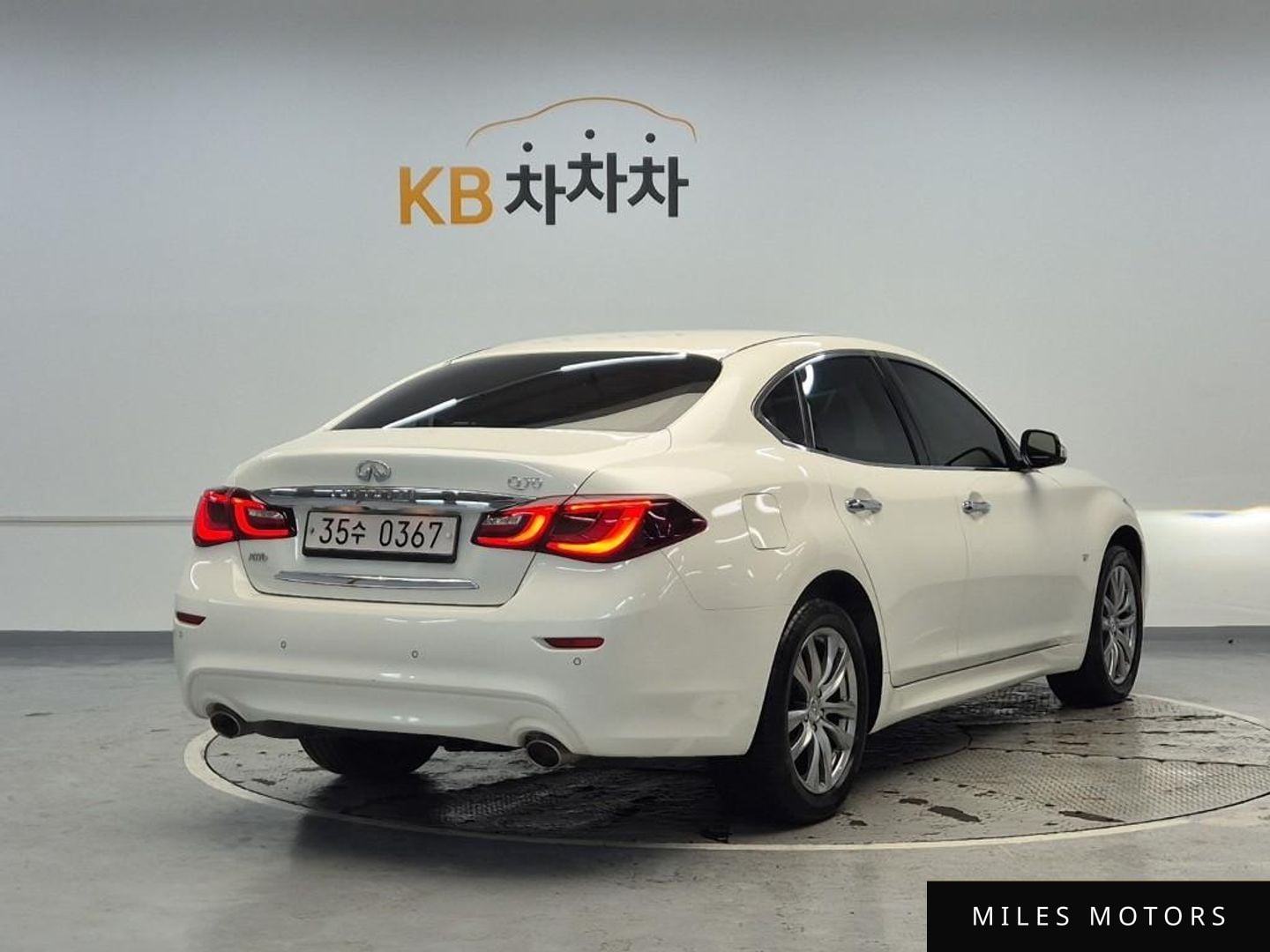 Infiniti Q70 2016 — миниатюра 3