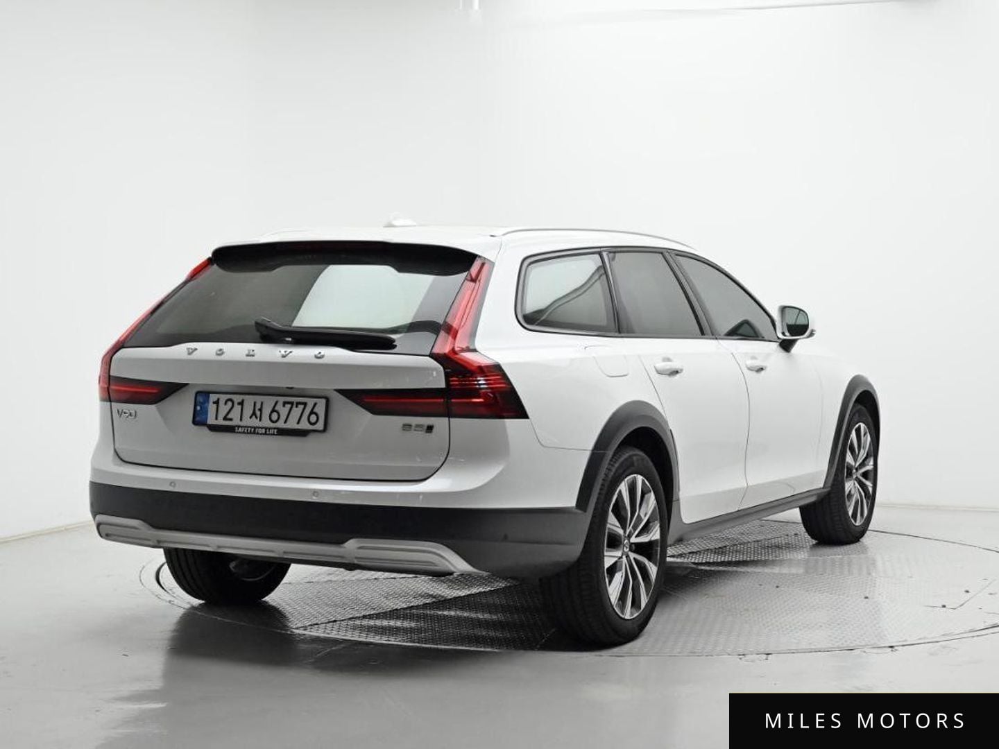 Volvo V90 2024 — миниатюра 2