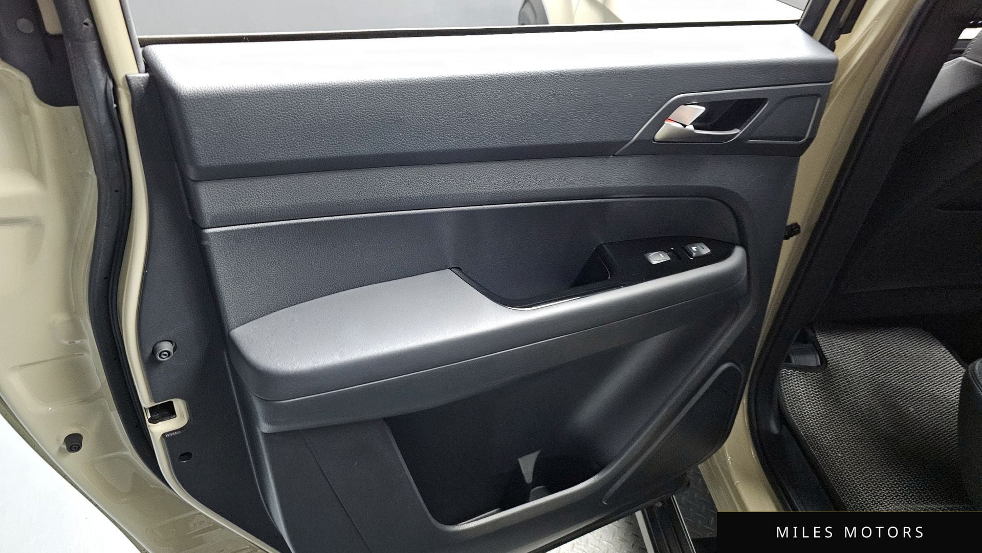 KG Mobility Rexton 2024 — миниатюра 15