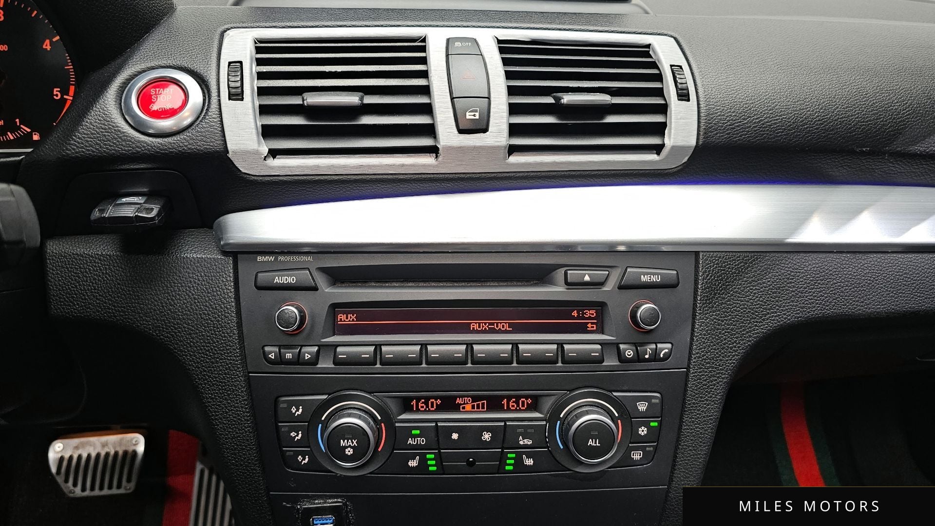 BMW 1시리즈 (E82) 2011 — миниатюра 14