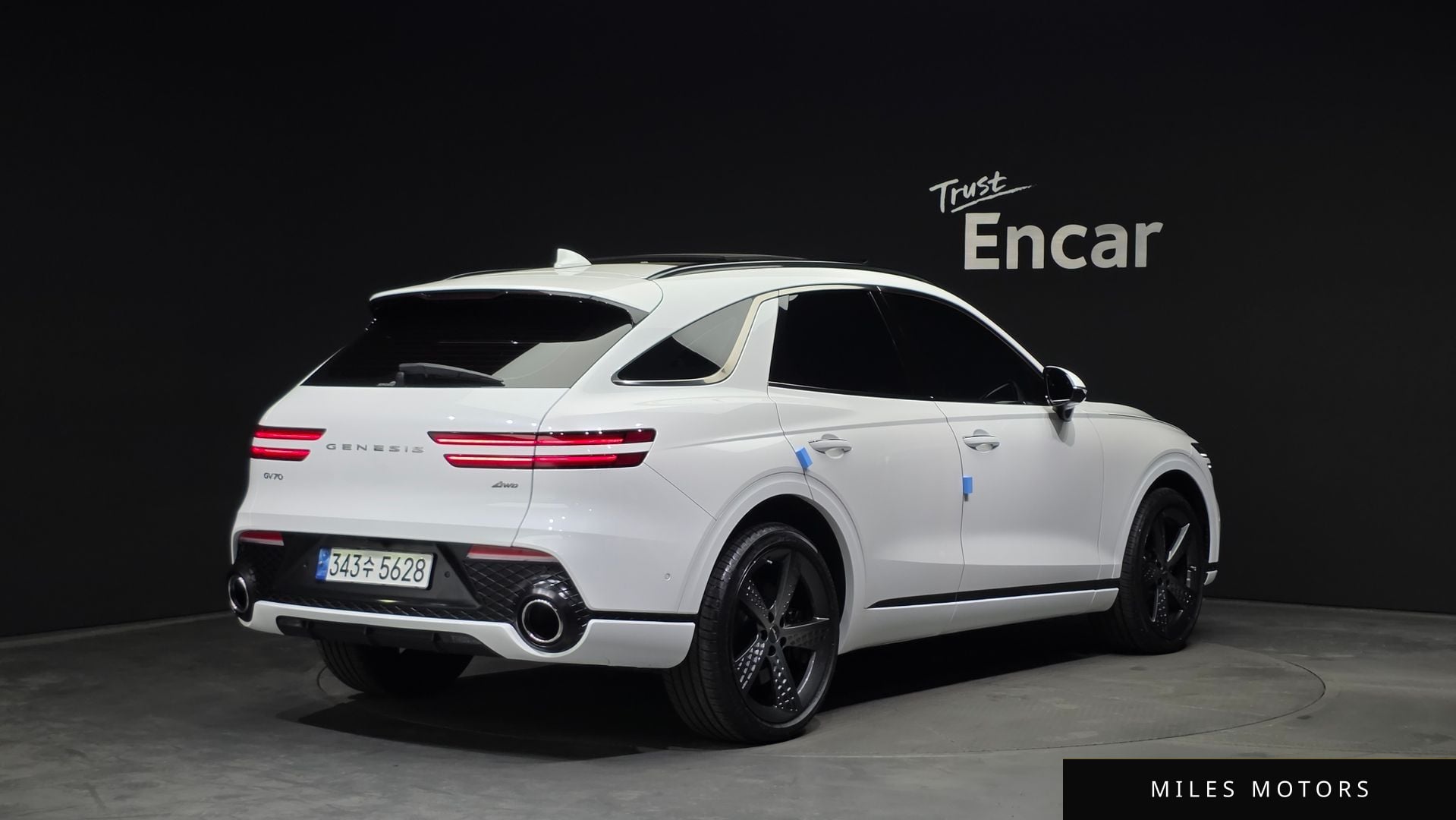 Genesis GV70 2023 — миниатюра 2