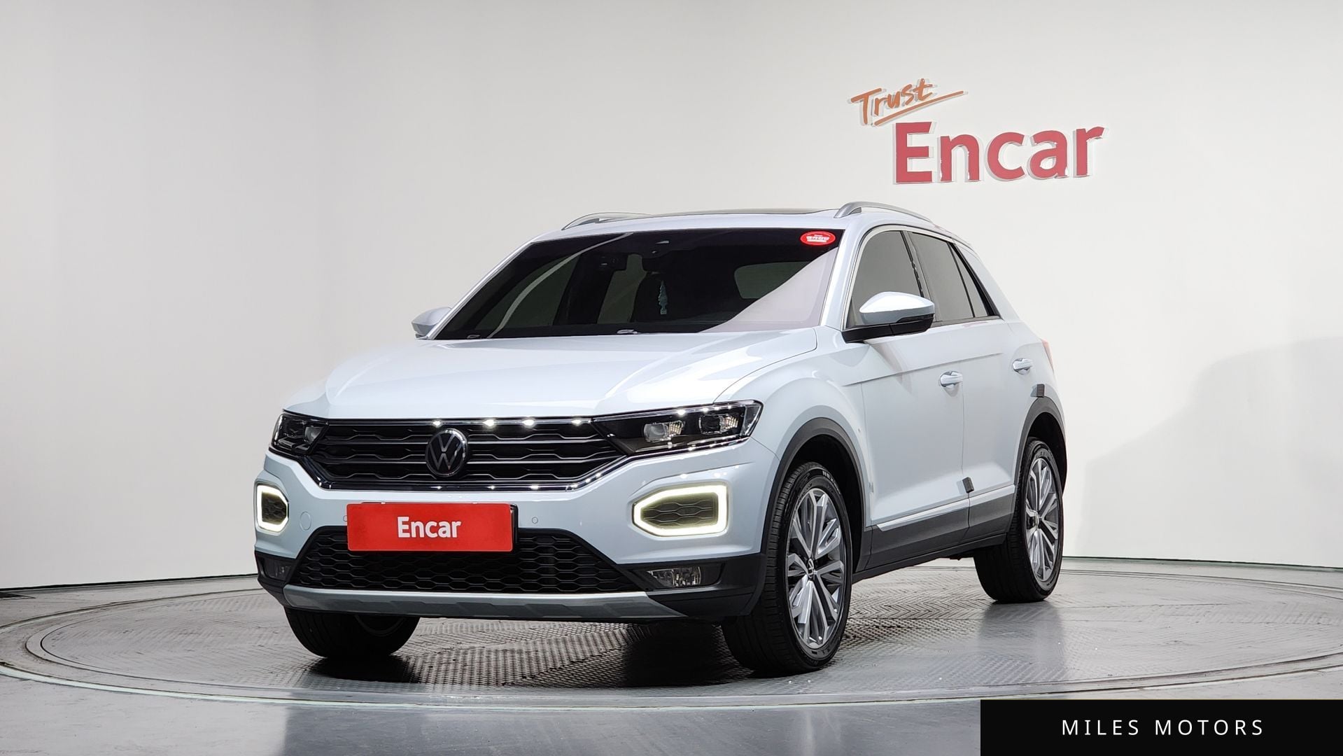 Volkswagen T-Roc 2021 — фото 1 из 12