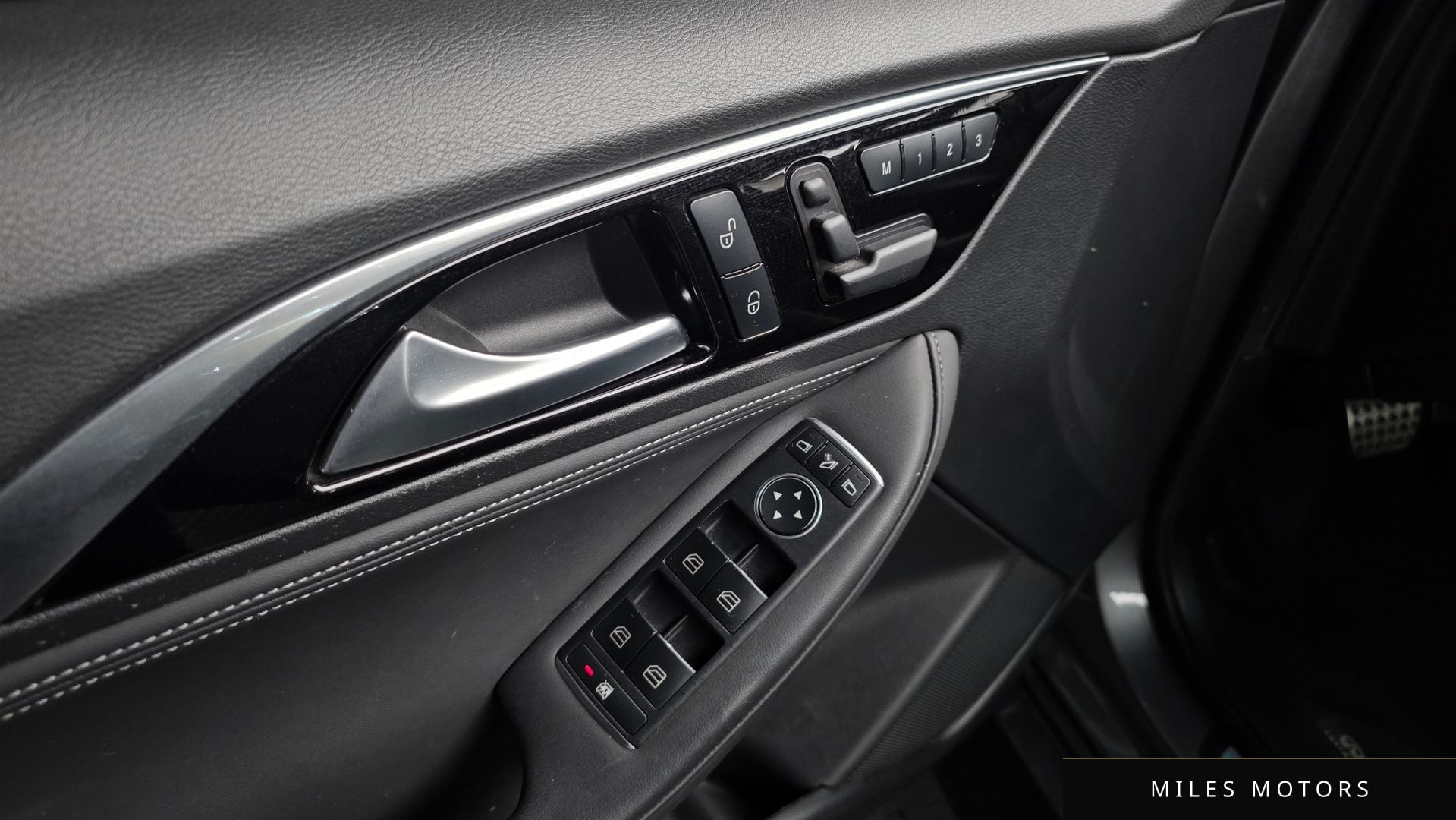 Infiniti Q30 2019 — миниатюра 28