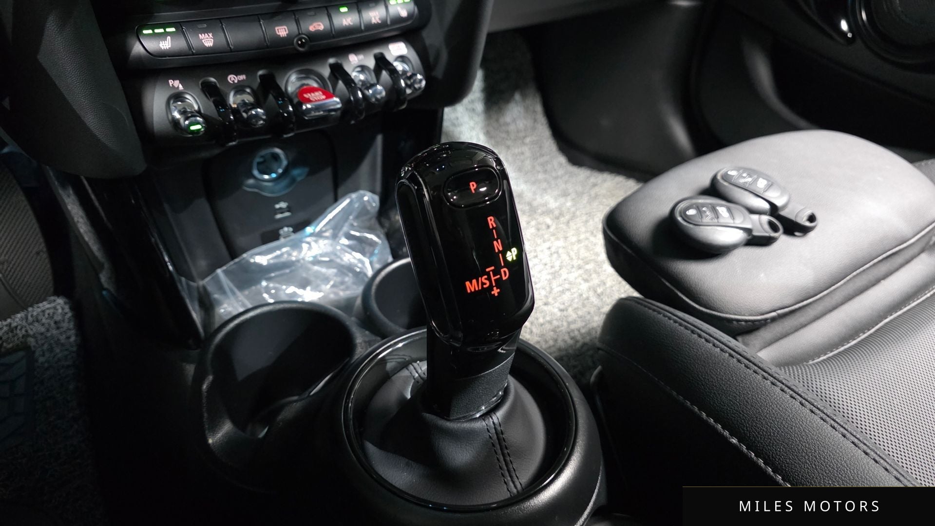 MINI Cooper 2024 — миниатюра 12