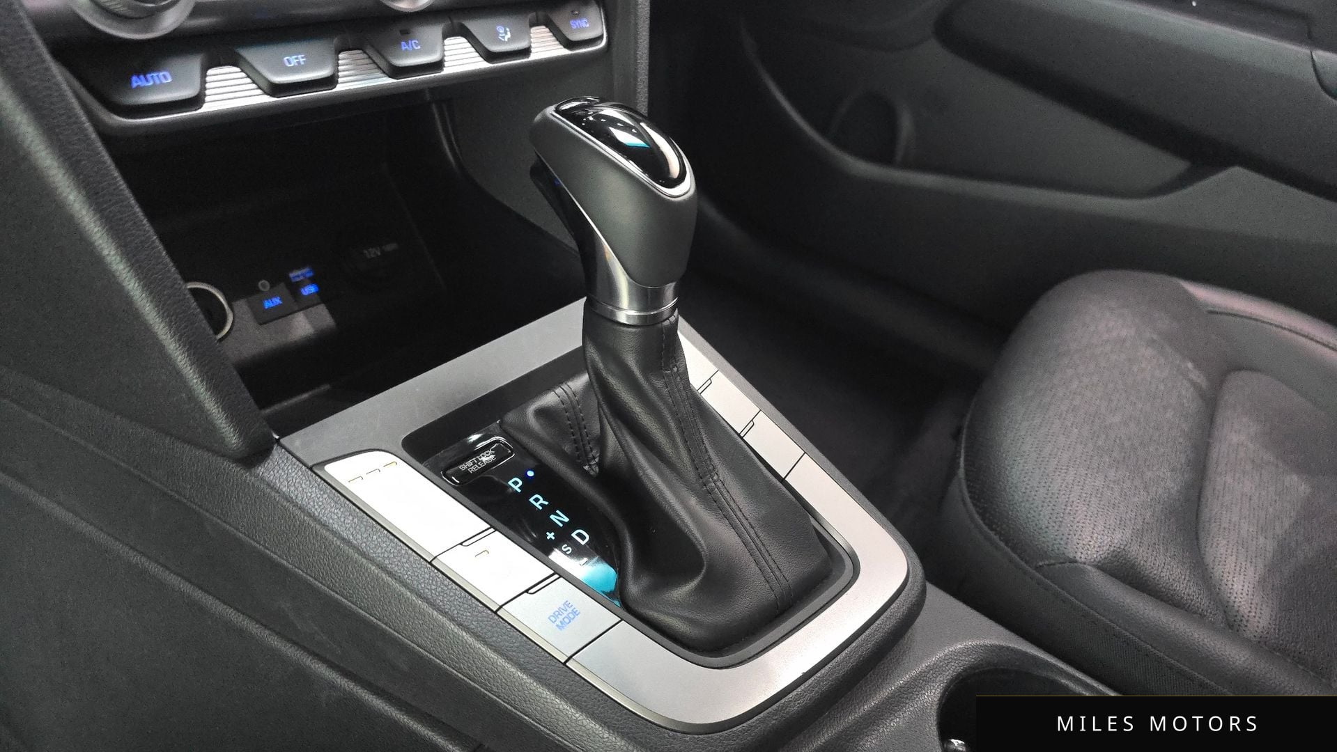 Hyundai AVANTE 2019 — миниатюра 12