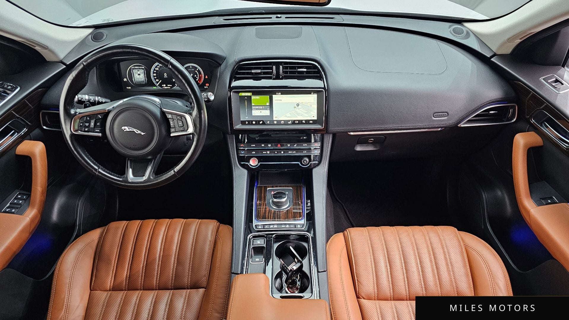 Jaguar F-PACE 2018 — миниатюра 10