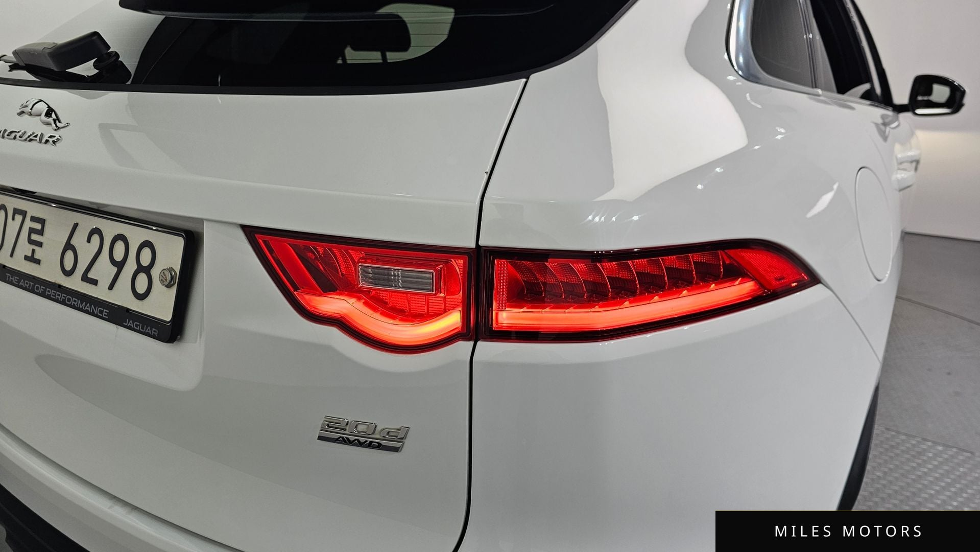 Jaguar F-PACE 2018 — миниатюра 9