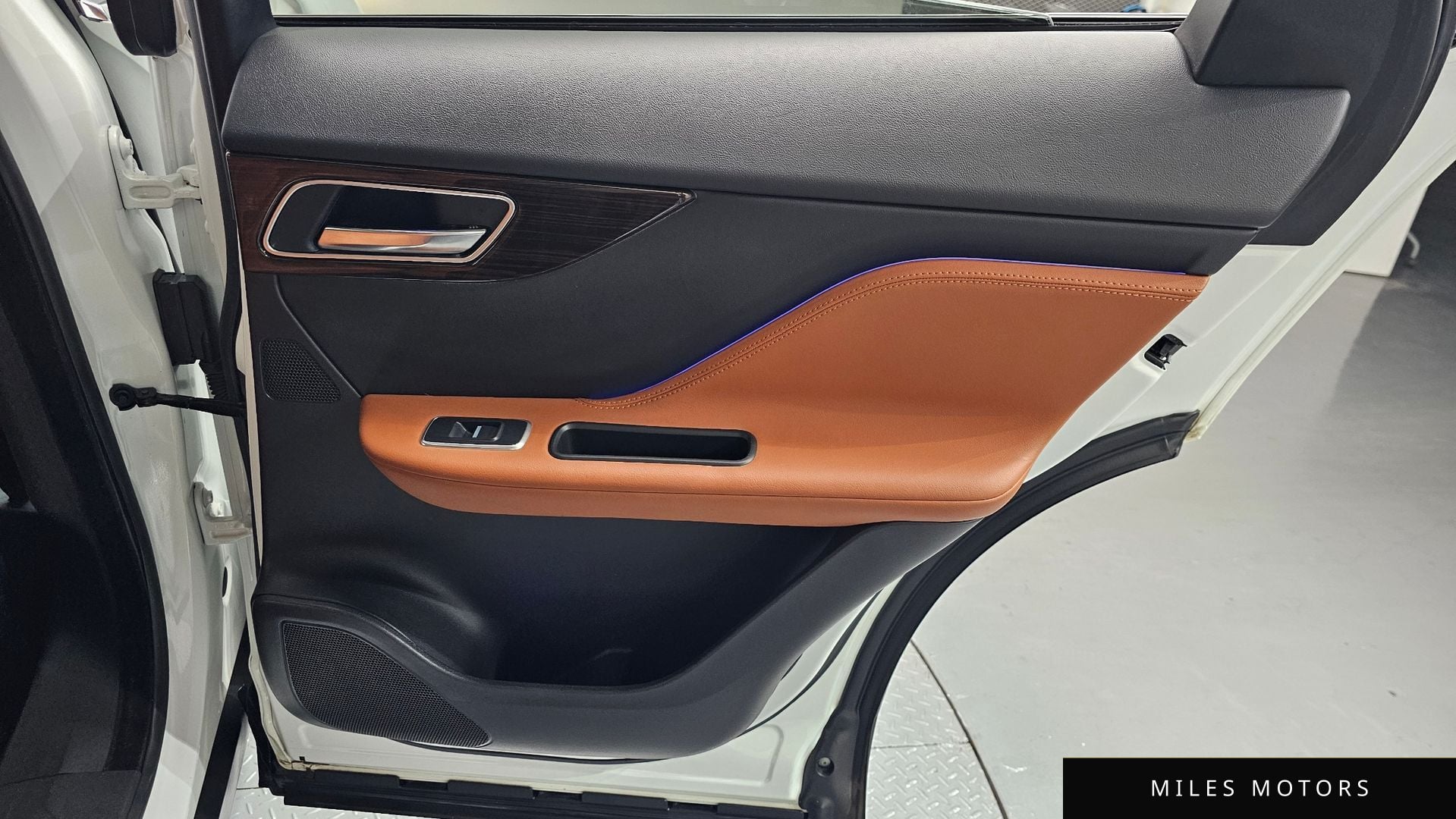 Jaguar F-PACE 2018 — миниатюра 15