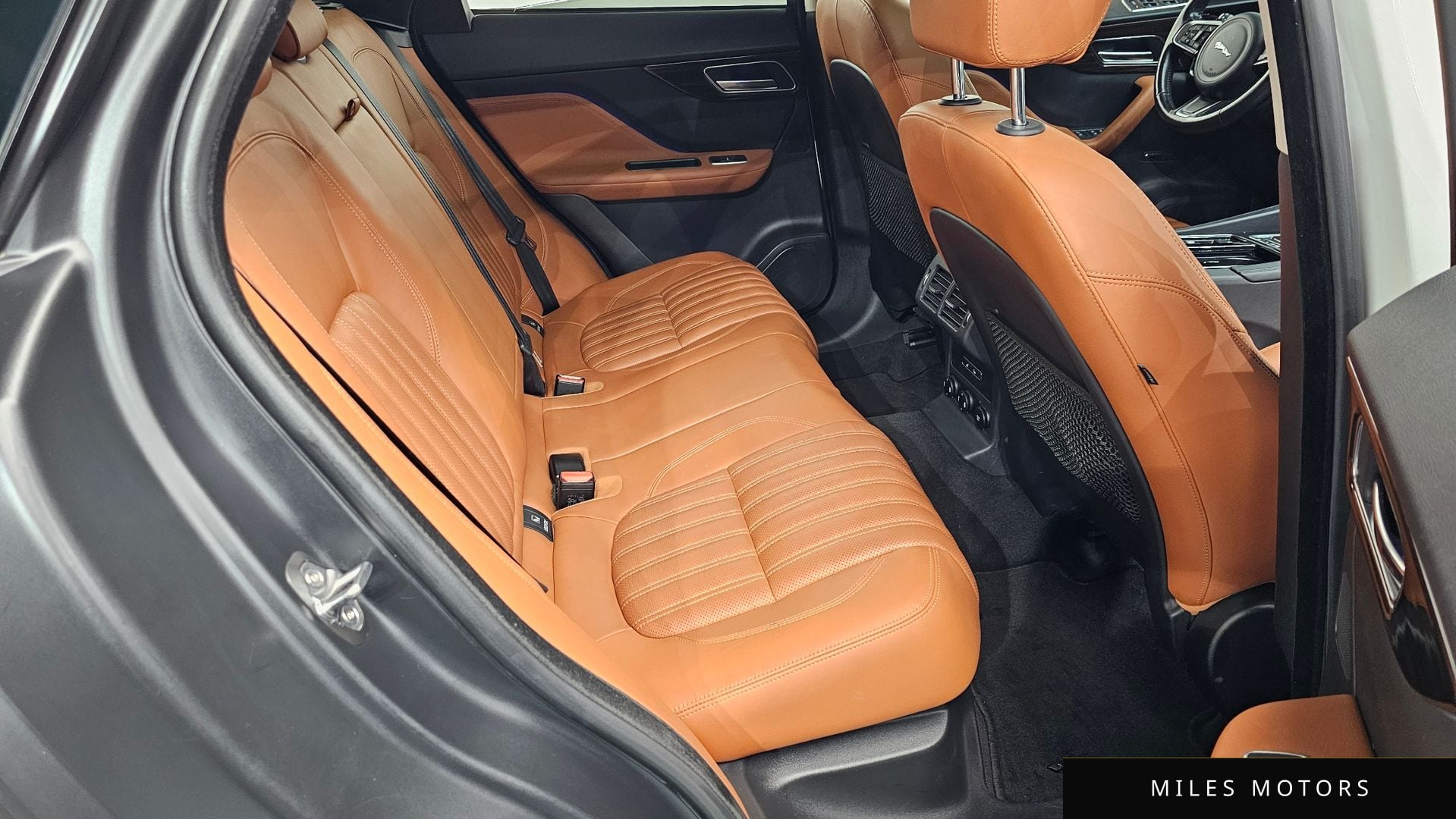 Jaguar F-PACE 2018 — миниатюра 16