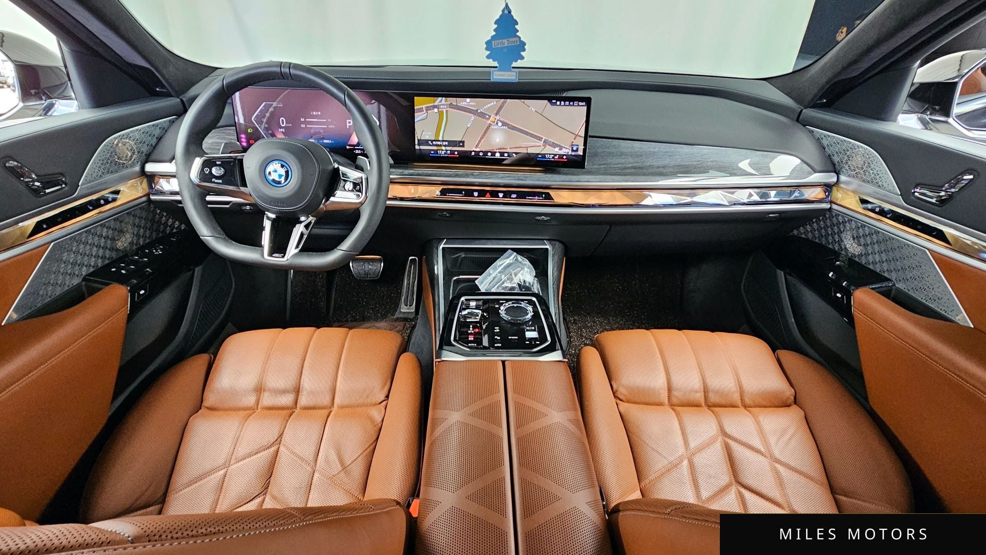 BMW 7 Series (G70) 2023 — миниатюра 10