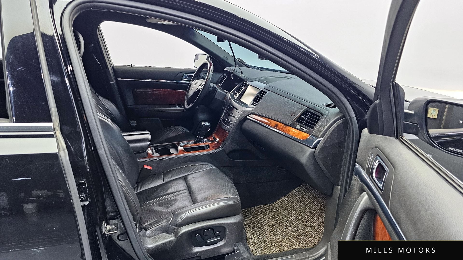 Lincoln MKS 2016 — миниатюра 11