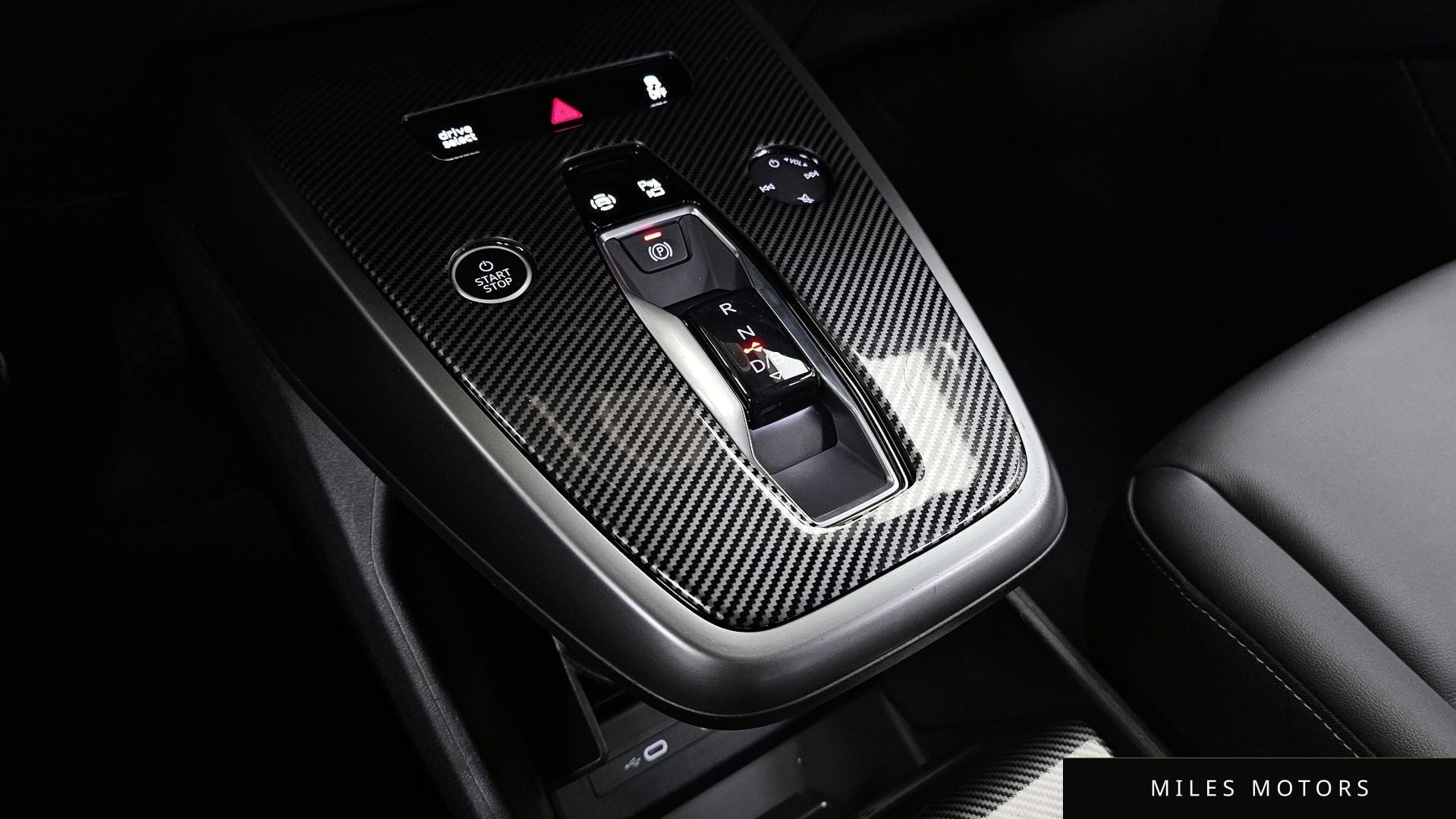 Audi Q4 e-트론 (F4) 2025 — миниатюра 11