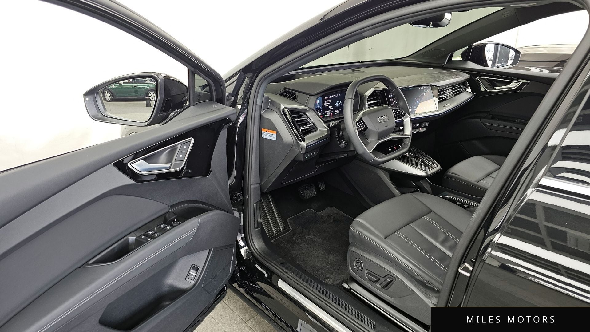 Audi Q4 e-트론 (F4) 2025 — миниатюра 12
