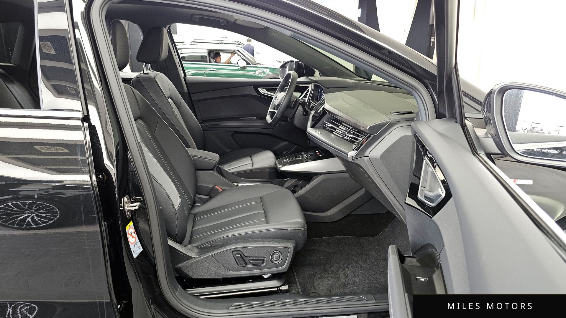 Audi Q4 e-트론 (F4) 2025 — миниатюра 17