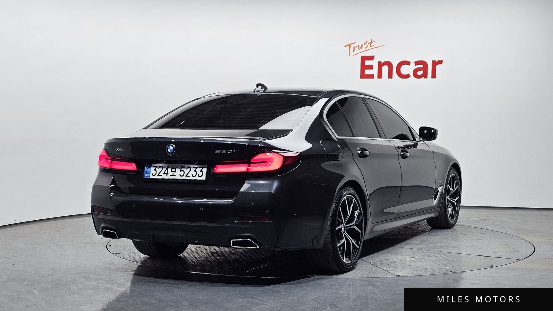 BMW 5 Series (G30) 2022 — миниатюра 2