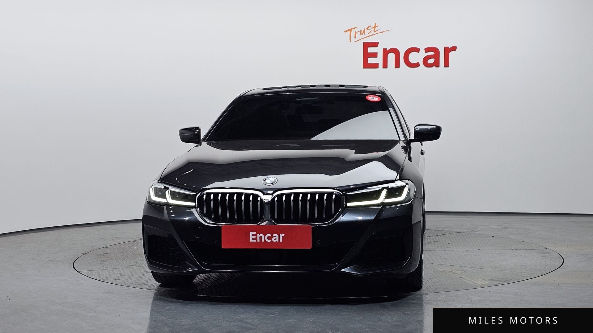 BMW 5 Series (G30) 2022 — миниатюра 3