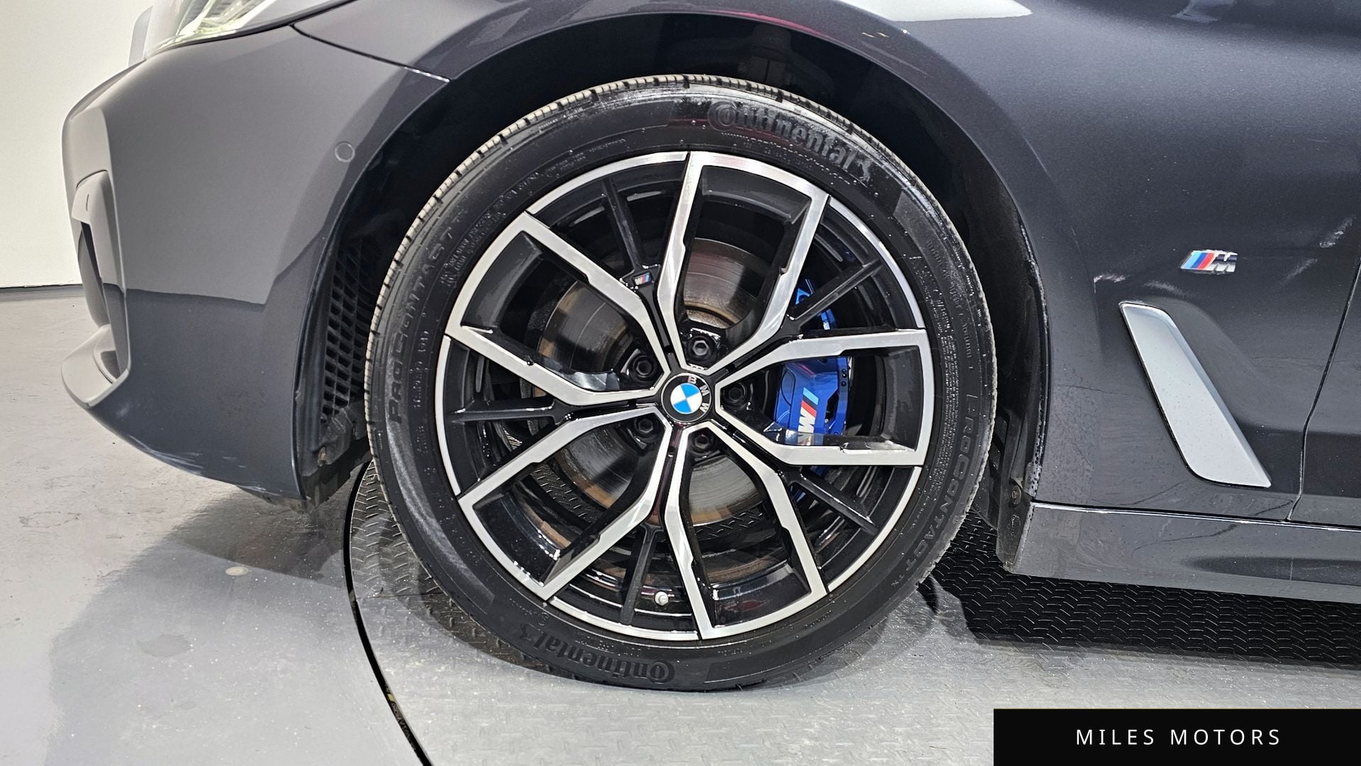 BMW 5 Series (G30) 2022 — миниатюра 5