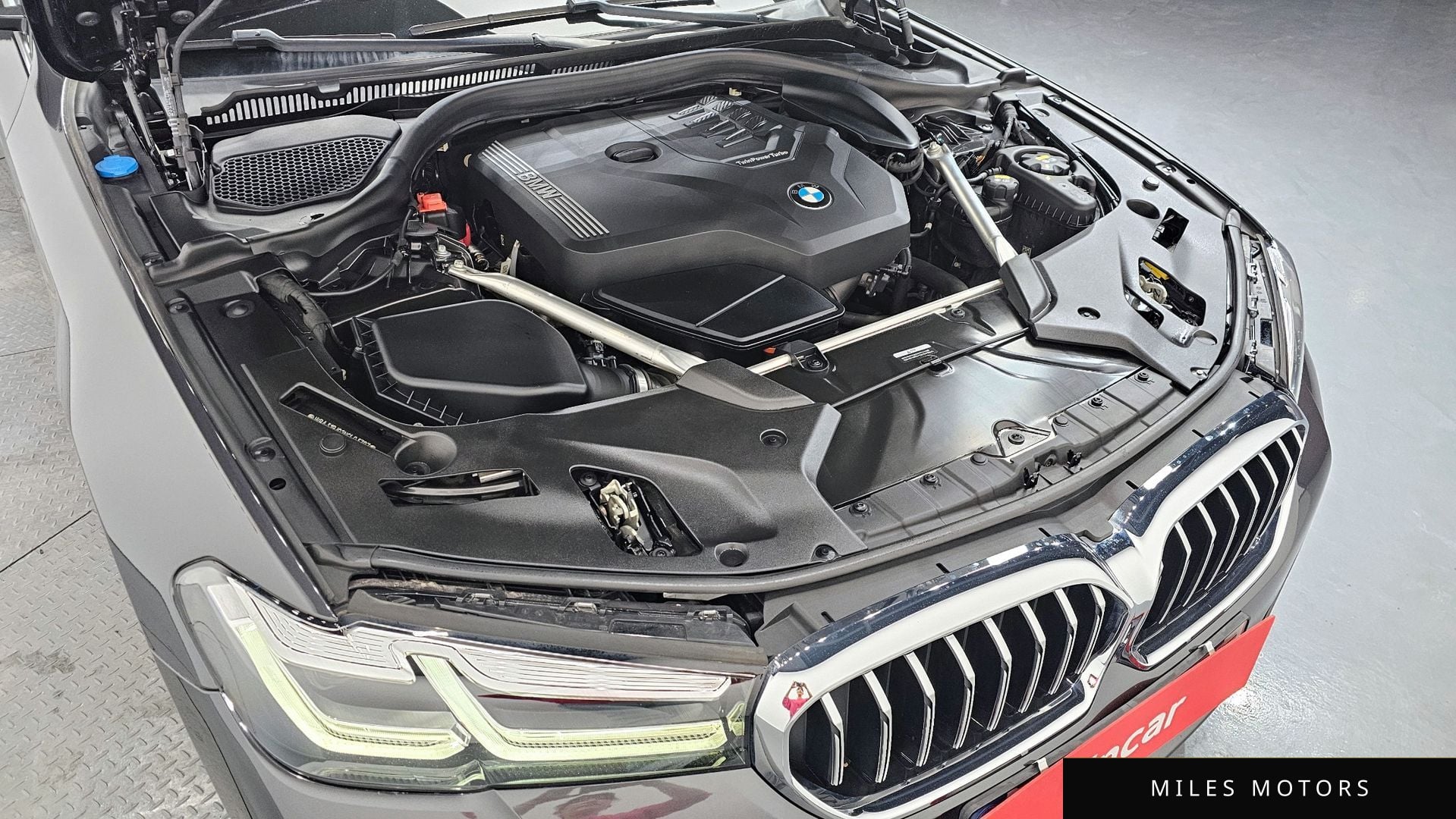 BMW 5 Series (G30) 2022 — миниатюра 6