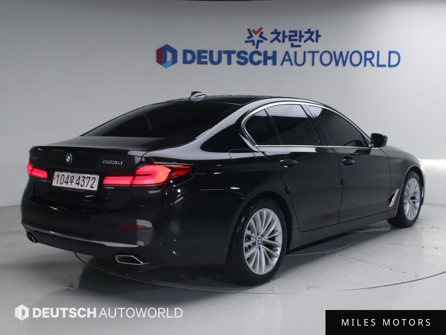 BMW 5 Series (G30) 2022 — миниатюра 2