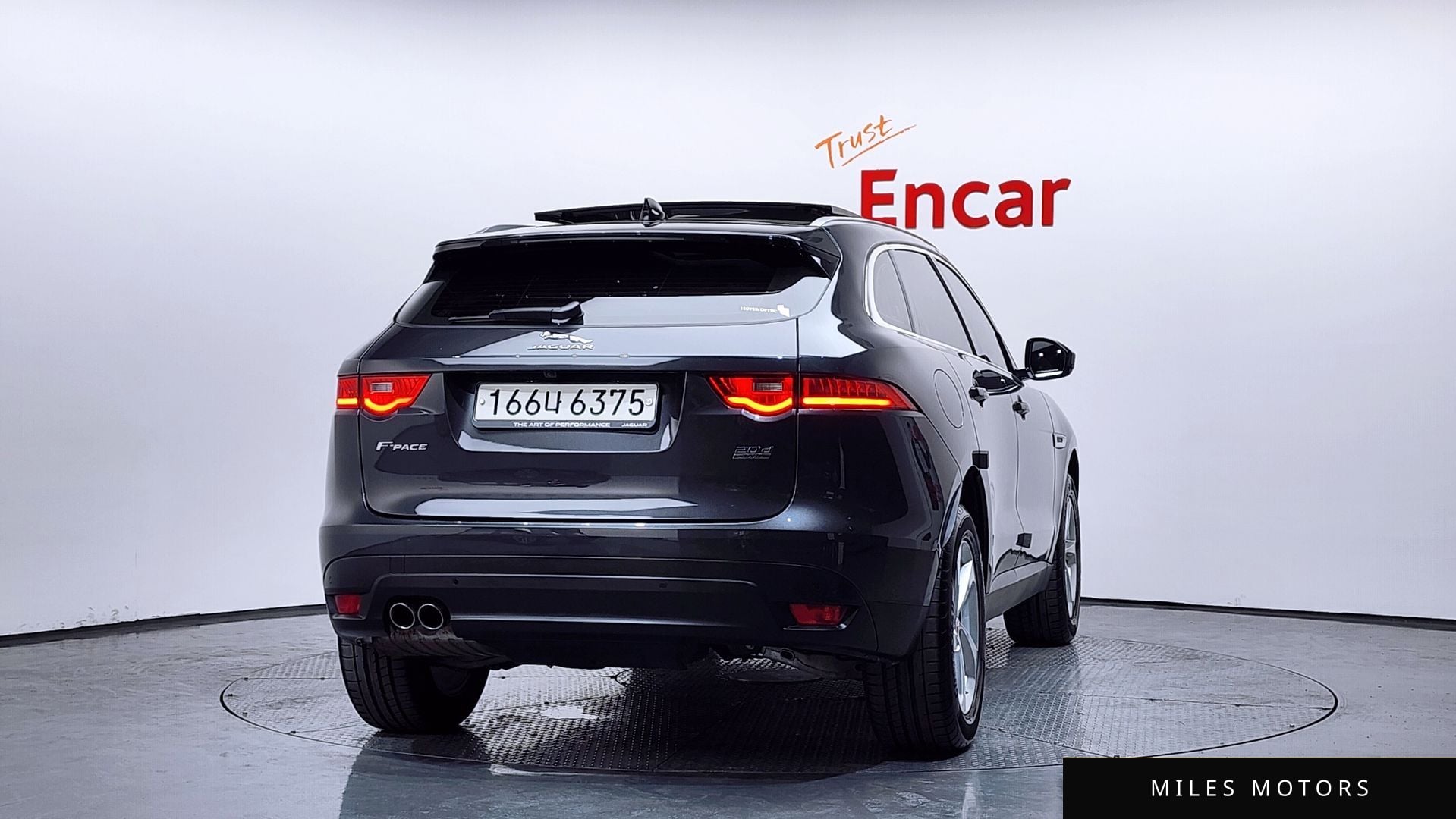Jaguar F-PACE 2020 — миниатюра 4